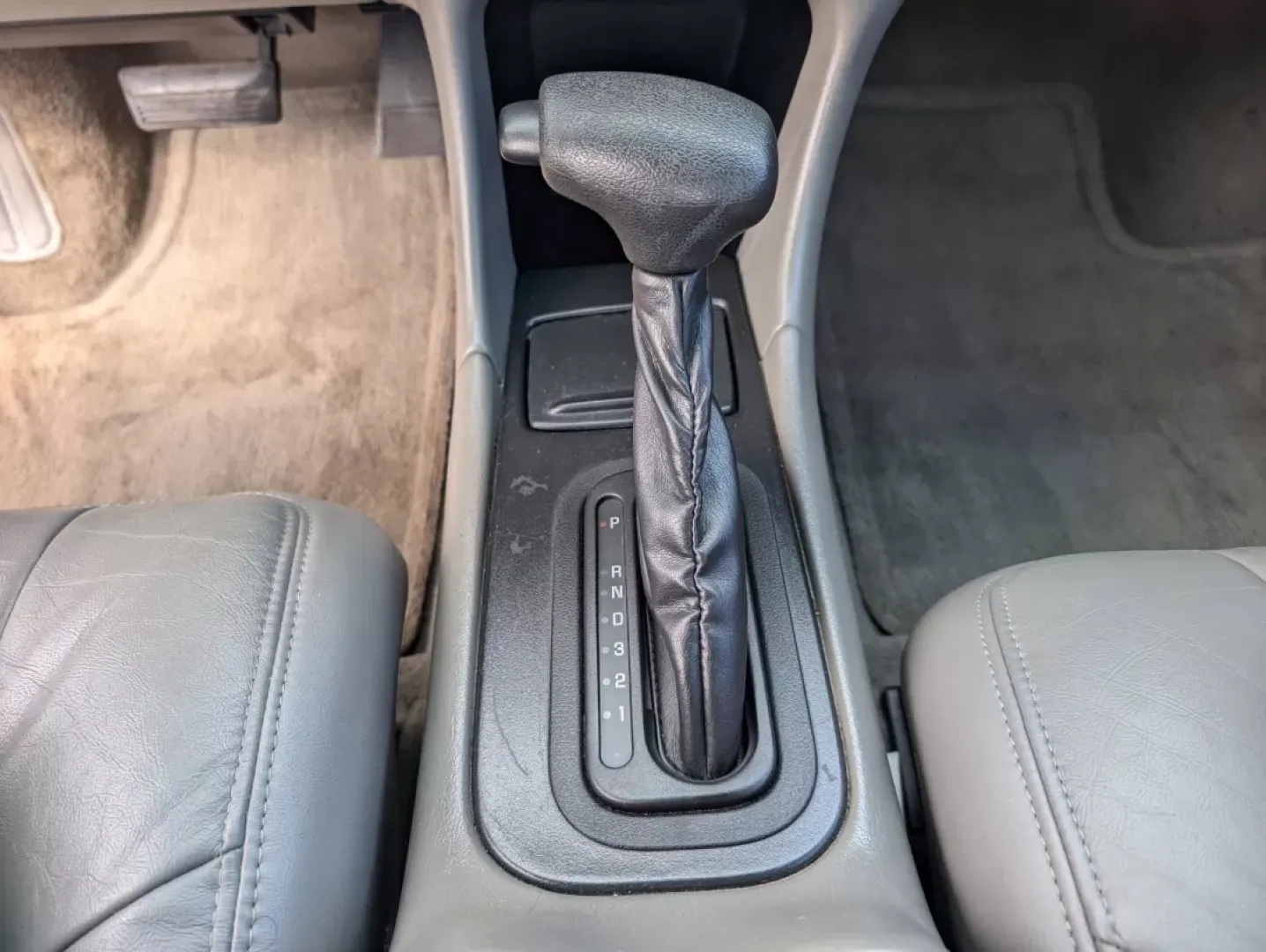 2002 /Medium Gray Chevrolet Impala LS (2G1WH55K129) with an Other engine, located at 804 22nd Ave, Phenix City, AL, 36870, (334) 297-1860, 32.484749, -85.024475 - ### Discover Your Next Adventure with the 2002 Chevrolet Impala LS at Gils Auto!<br /> <br /> Are you looking for a reliable vehicle that fits seamlessly into your lifestyle, whether for daily commutes or weekend getaways? Look no further than the stunning 2002 Chevrolet Impala LS available at Gils - Photo#13