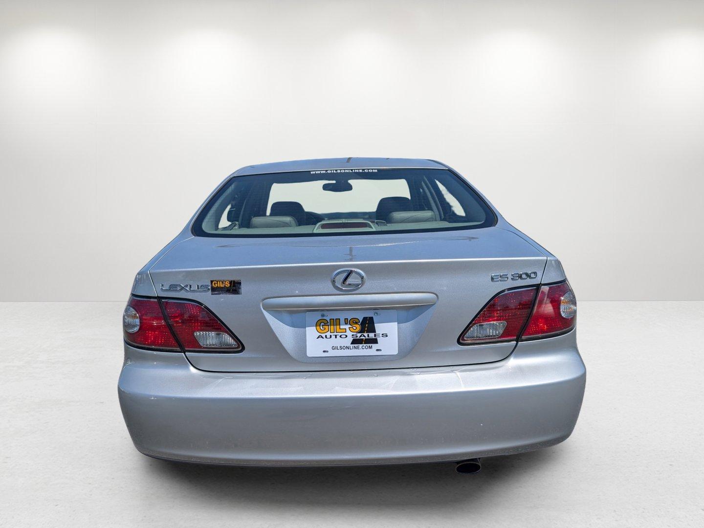 2002 Lexus ES 300 (JTHBF30G920) with an Gas V6 3.0L/183 engine, 5-Speed Automatic w/OD transmission, located at 521 Old Farm Lane Rd, Prattville, AL, 36066, (334) 325-1505, 32.482460, -86.416367 - 2002 Lexus ES 300 - Photo#5