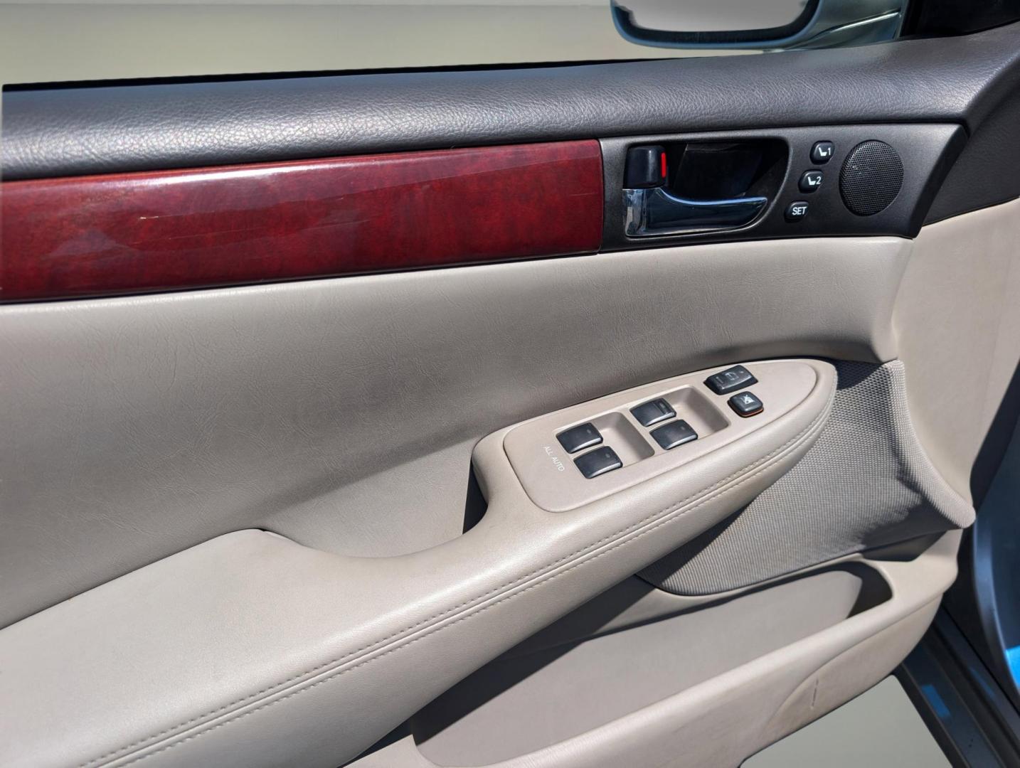 2002 Lexus ES 300 (JTHBF30G920) with an Gas V6 3.0L/183 engine, 5-Speed Automatic w/OD transmission, located at 521 Old Farm Lane Rd, Prattville, AL, 36066, (334) 325-1505, 32.482460, -86.416367 - 2002 Lexus ES 300 - Photo#8