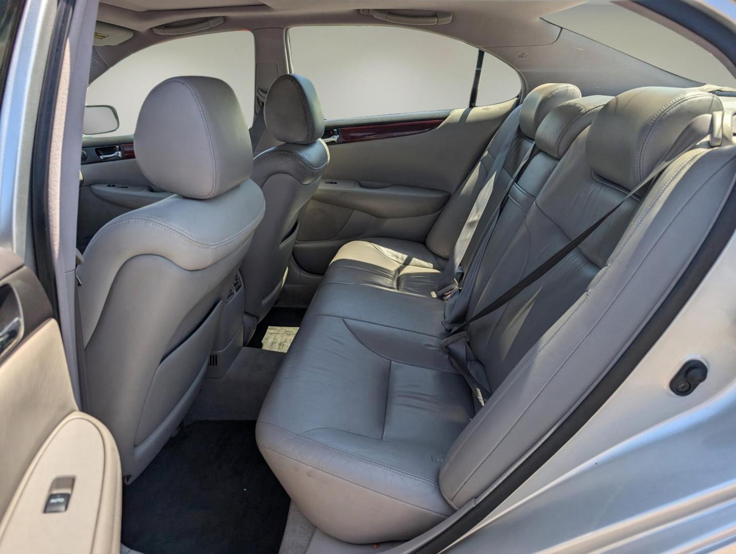 2002 Lexus ES 300 (JTHBF30G920) with an Gas V6 3.0L/183 engine, 5-Speed Automatic w/OD transmission, located at 521 Old Farm Lane Rd, Prattville, AL, 36066, (334) 325-1505, 32.482460, -86.416367 - 2002 Lexus ES 300 - Photo#10