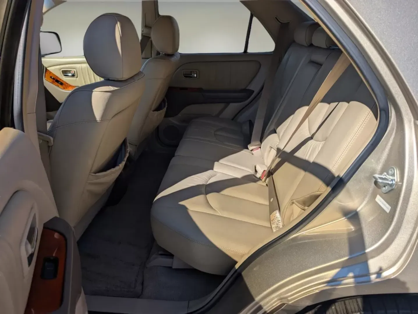 2003 Lexus RX 300 (JTJGF10U330) with an Other engine, located at 1430 Gateway Drive, Opelika, AL, 36801, (334) 239-0944, 32.637871, -85.409790 - **Explore the 2003 Lexus RX 300: Your Perfect Companion for Family Adventures and Daily Commutes!**<br /> <br /> Are you seeking a reliable vehicle that caters to your family's needs while ensuring comfort and style? Look no further! This 2003 Lexus RX 300, available at **Gils Auto** in **Phenix Cit - Photo#10