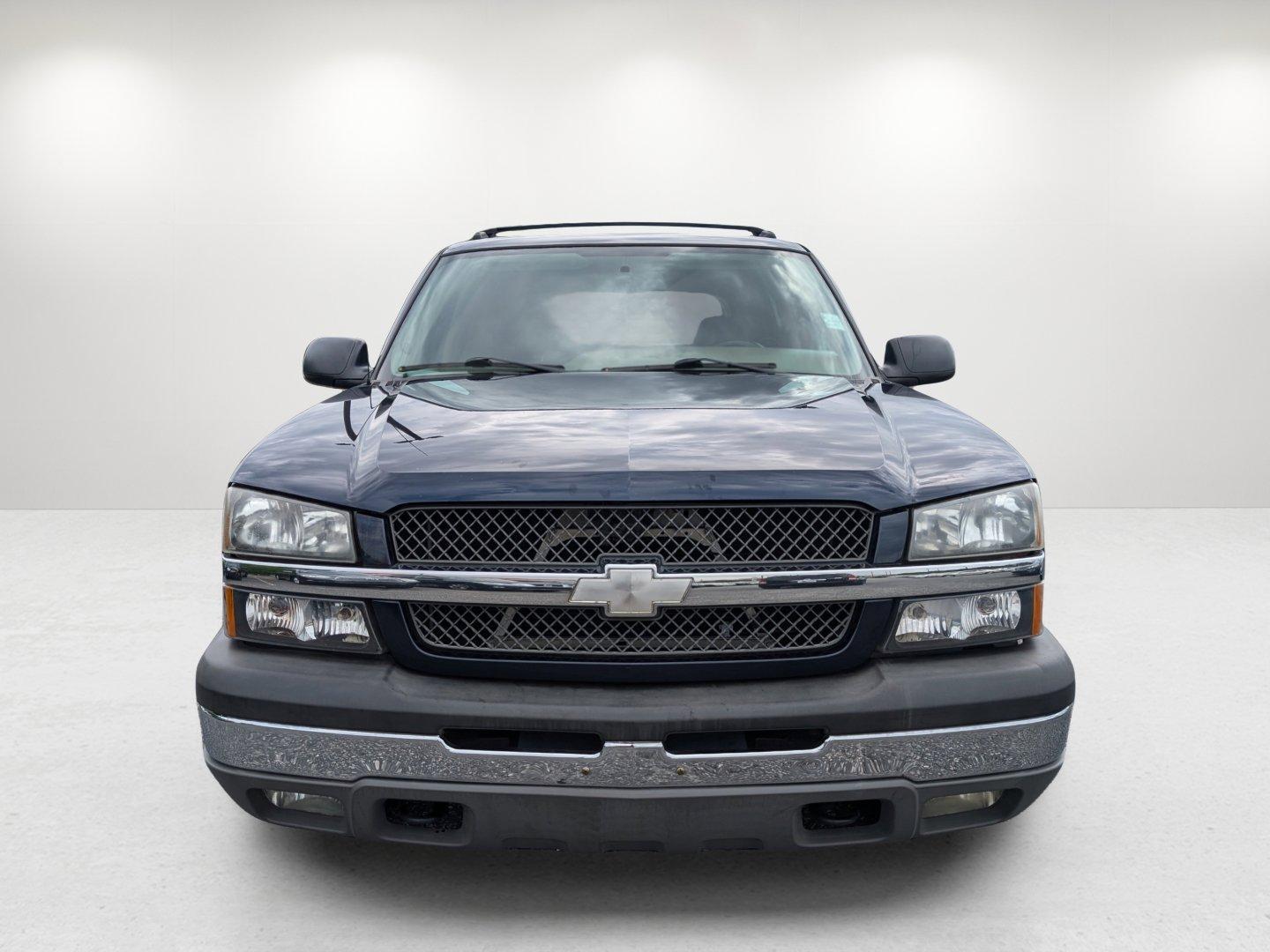 2004 /Medium Neutral Chevrolet Avalanche Z66 (3GNEC12T04G) with an Gas V8 5.3L/327 engine, 4-Speed Automatic w/OD transmission, located at 3959 U.S. 80 W, Phenix City, AL, 36870, (334) 297-4885, 32.469296, -85.135185 - 2004 Chevrolet Avalanche Z66 - Photo#1
