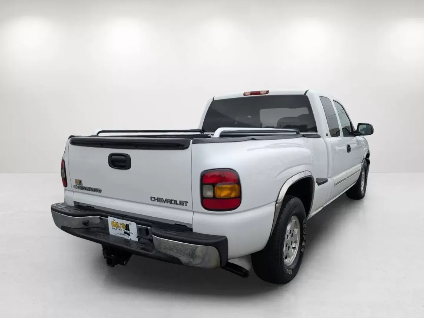 2004 /Dark Charcoal Chevrolet Silverado 1500 LT (1GCEC19T44Z) with an Other engine, located at 7000 Northlake Connector, Columbus, GA, 31904, (706) 987-8085, 32.524975, -84.978134 - **Experience Adventure and Reliability with the 2004 Chevrolet Silverado 1500 LT at Gils Auto!**<br /> <br /> Are you ready to elevate your driving experience? Whether you're tackling daily commutes, embarking on weekend adventures, or hauling gear for your growing family, the 2004 Chevrolet Silvera - Photo#4
