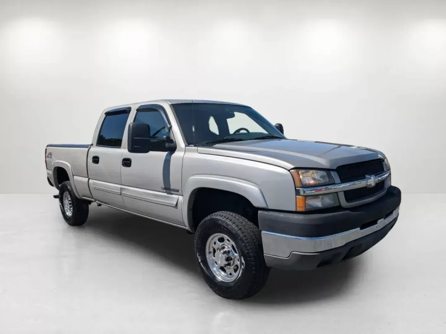 2004 /Dark Charcoal Chevrolet Silverado 2500HD LS (1GCHK23U64F) with an Gas V8 6.0L/364 engine, 4-Speed HD Automatic w/OD transmission, located at 3959 U.S. 80 W, Phenix City, AL, 36870, (334) 297-4885, 32.469296, -85.135185 - 2004 Chevrolet Silverado 2500HD LS - Photo#2