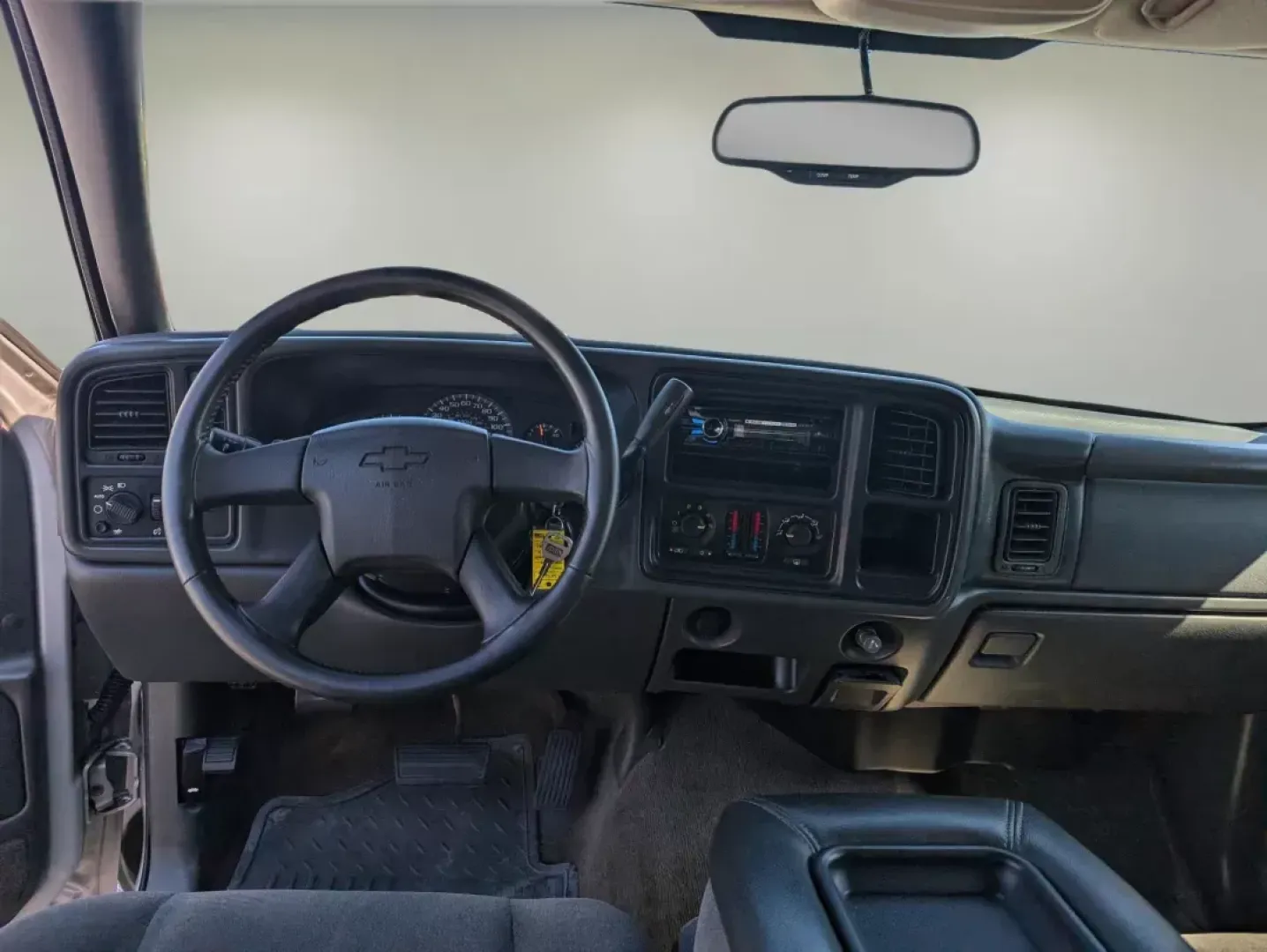 2004 /Dark Charcoal Chevrolet Silverado 2500HD LS (1GCHK23U64F) with an Gas V8 6.0L/364 engine, 4-Speed HD Automatic w/OD transmission, located at 3959 U.S. 80 W, Phenix City, AL, 36870, (334) 297-4885, 32.469296, -85.135185 - 2004 Chevrolet Silverado 2500HD LS - Photo#14
