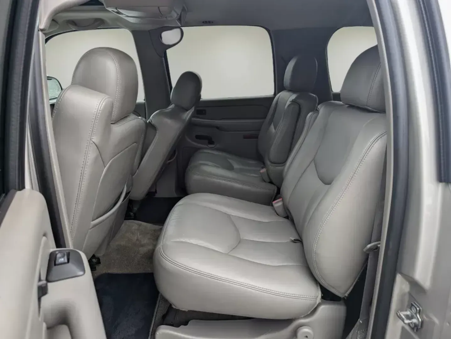 2004 /Gray/Dark Charcoal Chevrolet Suburban LT (3GNEC16Z94G) with an Other engine, located at 804 22nd Ave, Phenix City, AL, 36870, (334) 297-1860, 32.484749, -85.024475 - **Experience Adventure with the 2004 Chevrolet Suburban LT Your Family's Perfect Companion!**<br /> <br /> Are you ready to elevate your family adventures? Look no further than this stunning 2004 Chevrolet Suburban LT, available now at Gils Auto in Phenix City, AL. Offering a spacious and comfortab - Photo#10
