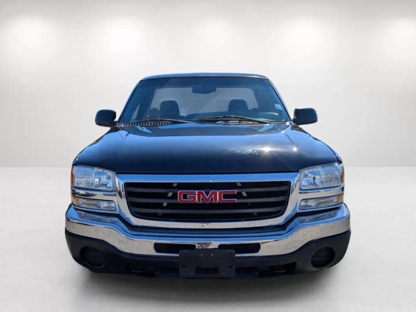 2004 /Dark Pewter GMC Sierra 1500 (1GTEC14X14Z) with an Other engine, located at 3959 U.S. 80 W, Phenix City, AL, 36870, (334) 297-4885, 32.469296, -85.135185 - **Get Ready for Adventure with the 2004 GMC Sierra 1500!**<br /> <br /> Are you looking for a reliable pickup truck that can handle your weekend adventures while also being perfect for daily commutes? Look no further than the 2004 GMC Sierra 1500, available now at Gils Auto in Phenix City, AL. This - Photo#1