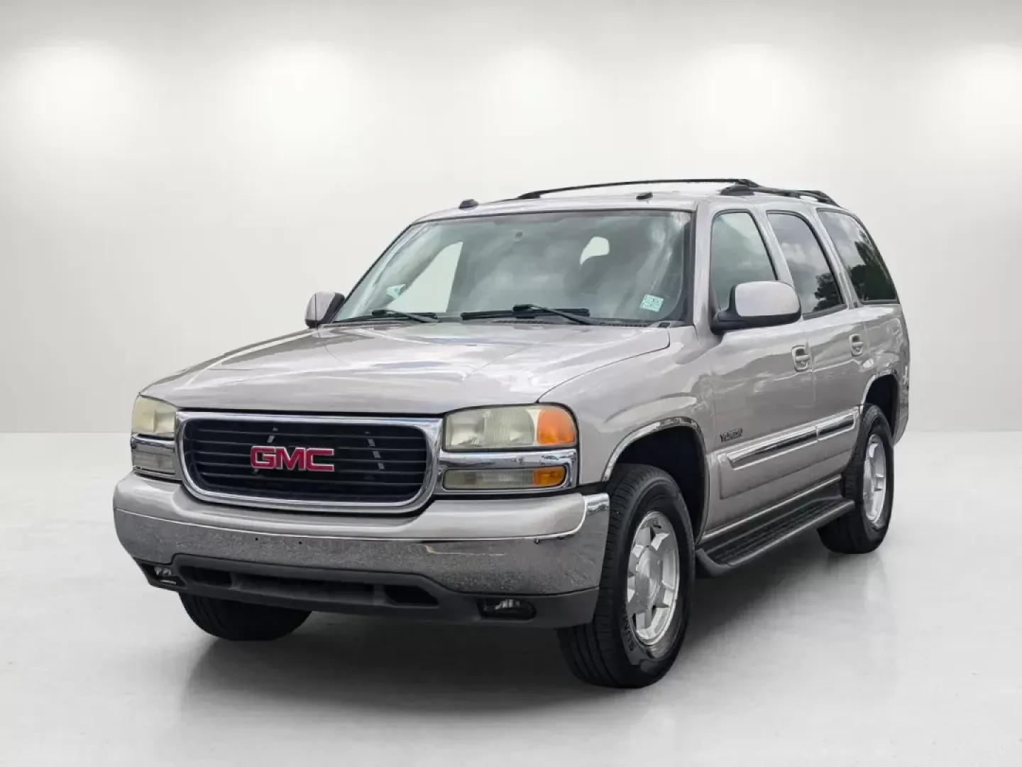 2004 /Pewter/Dark Pewter GMC Yukon SLT (1GKEC13Z44R) with an Gas V8 5.3L/325 engine, 4-Speed Automatic w/OD transmission, located at 3959 U.S. 80 W, Phenix City, AL, 36870, (334) 297-4885, 32.469296, -85.135185 - 2004 GMC Yukon SLT - Photo#1