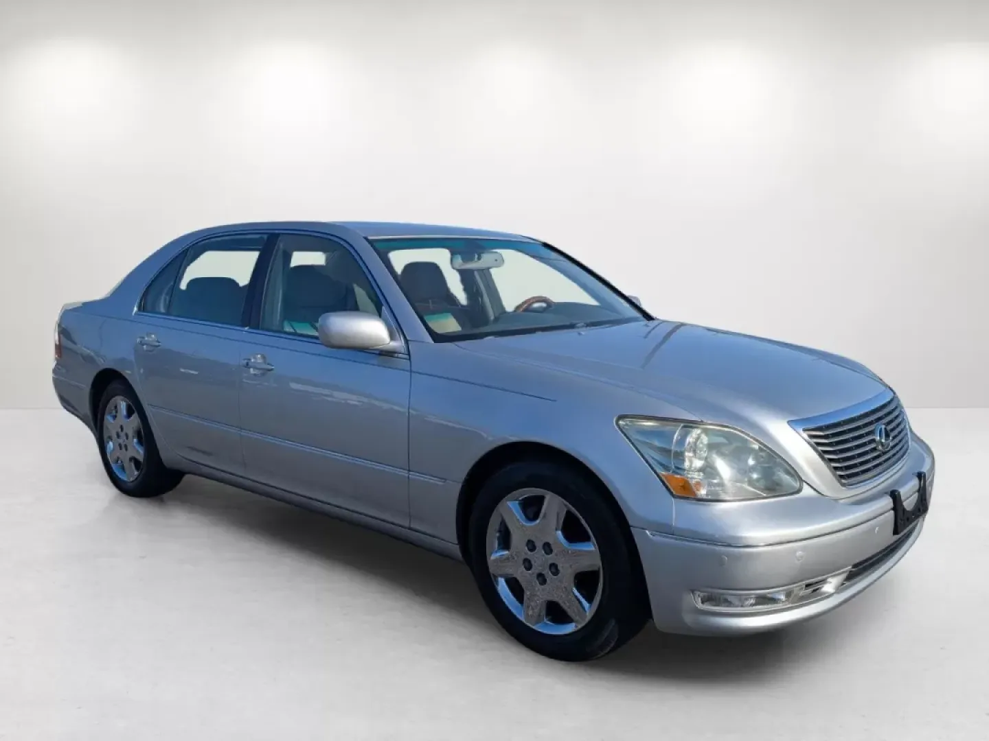 2004 Lexus LS 430 (JTHBN36F840) with an Other engine, located at 7000 Northlake Connector, Columbus, GA, 31904, (706) 987-8085, 32.524975, -84.978134 - **Discover Luxury and Comfort with the 2004 Lexus LS 430 at Gils Auto Your Premier Buy Here Pay Here Dealership in Phenix City, AL!**<br /> <br /> Are you on the hunt for a vehicle that combines elegance with performance, perfect for both daily commutes and weekend getaways? Look no further than th - Photo#2