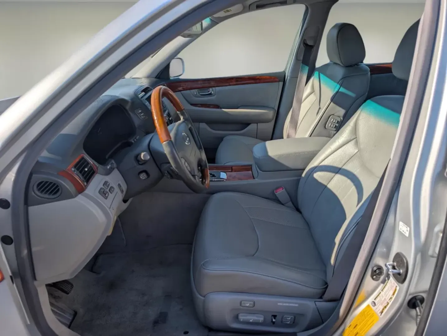 2004 Lexus LS 430 (JTHBN36F840) with an Other engine, located at 7000 Northlake Connector, Columbus, GA, 31904, (706) 987-8085, 32.524975, -84.978134 - **Discover Luxury and Comfort with the 2004 Lexus LS 430 at Gils Auto Your Premier Buy Here Pay Here Dealership in Phenix City, AL!**<br /> <br /> Are you on the hunt for a vehicle that combines elegance with performance, perfect for both daily commutes and weekend getaways? Look no further than th - Photo#9