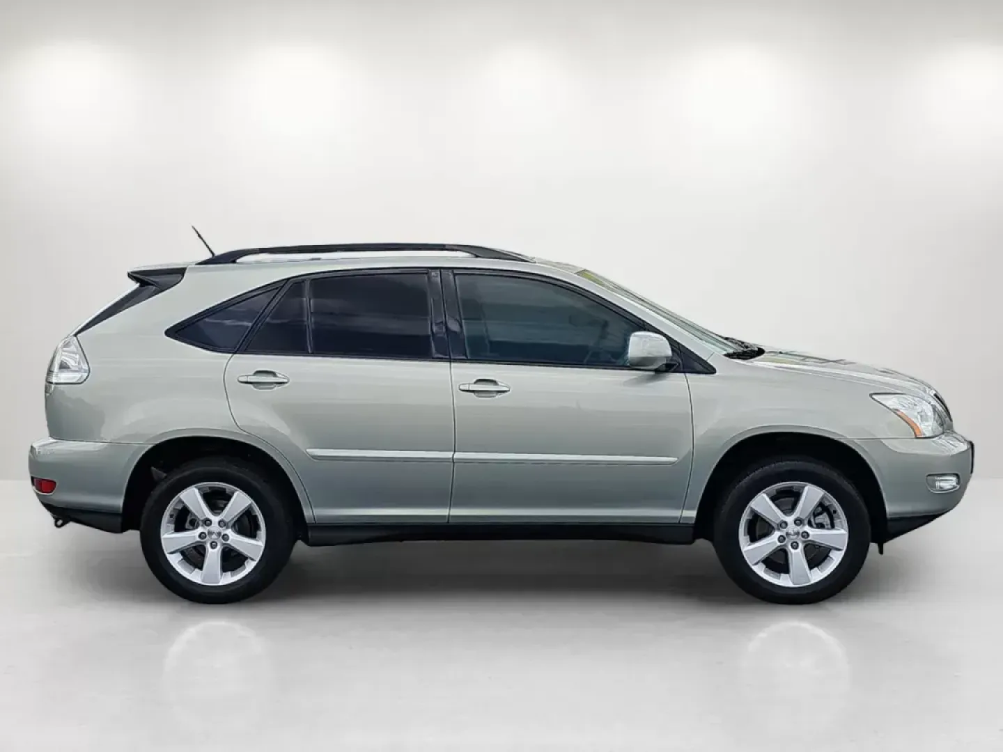 2004 /Ivory Lexus RX 330 (2T2HA31U14C) with an Gas V6 3.3L/202 engine, 5-Speed Automatic w/OD transmission, located at 7000 Northlake Connector, Columbus, GA, 31904, (706) 987-8085, 32.524975, -84.978134 - **Explore the Open Road with This 2004 Lexus RX 330 Your Perfect Companion for Every Adventure!**<br /> <br /> Are you ready to elevate your driving experience? The 2004 Lexus RX 330 is not merely a vehicle; it's a lifestyle choice, perfect for weekend escapades, daily commutes, and everything in b - Photo#3