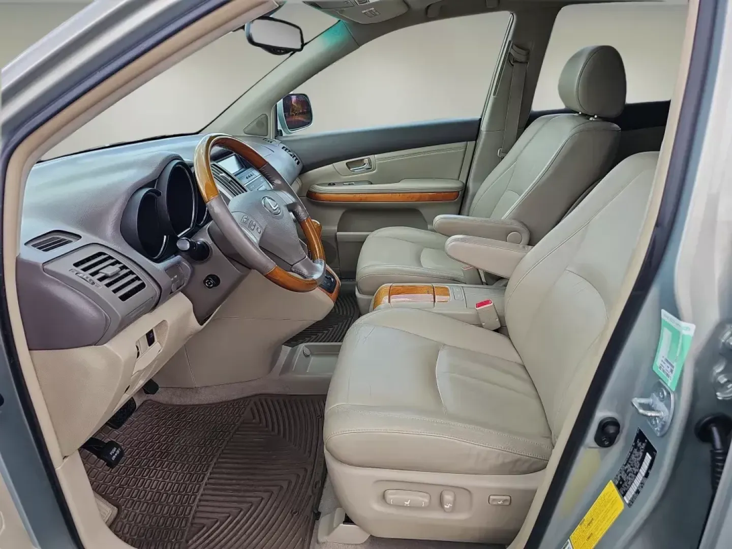 2004 /Ivory Lexus RX 330 (2T2HA31U14C) with an Gas V6 3.3L/202 engine, 5-Speed Automatic w/OD transmission, located at 7000 Northlake Connector, Columbus, GA, 31904, (706) 987-8085, 32.524975, -84.978134 - **Explore the Open Road with This 2004 Lexus RX 330 Your Perfect Companion for Every Adventure!**<br /> <br /> Are you ready to elevate your driving experience? The 2004 Lexus RX 330 is not merely a vehicle; it's a lifestyle choice, perfect for weekend escapades, daily commutes, and everything in b - Photo#9