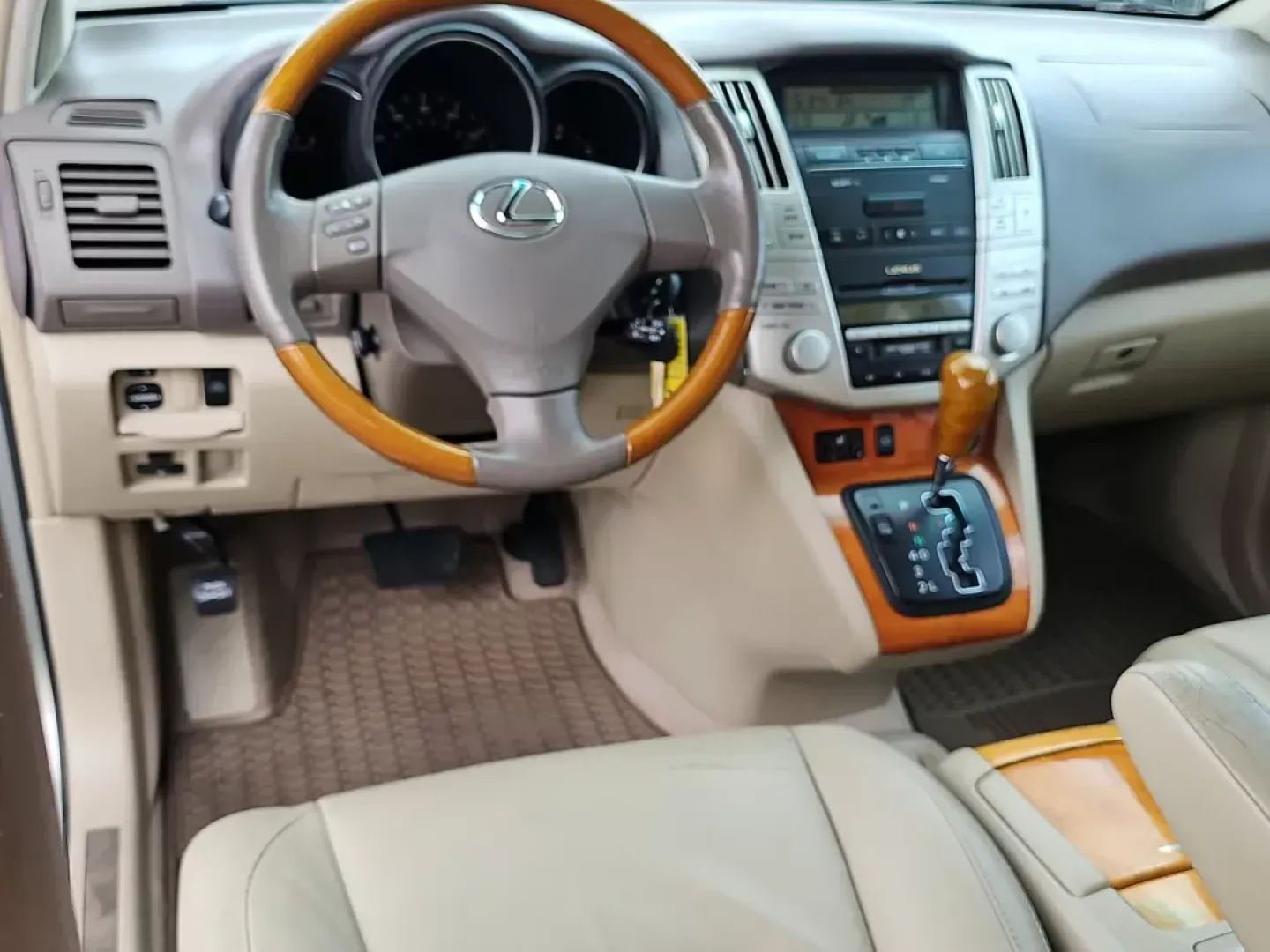 2004 /Ivory Lexus RX 330 (2T2HA31U14C) with an Gas V6 3.3L/202 engine, 5-Speed Automatic w/OD transmission, located at 7000 Northlake Connector, Columbus, GA, 31904, (706) 987-8085, 32.524975, -84.978134 - **Explore the Open Road with This 2004 Lexus RX 330 Your Perfect Companion for Every Adventure!**<br /> <br /> Are you ready to elevate your driving experience? The 2004 Lexus RX 330 is not merely a vehicle; it's a lifestyle choice, perfect for weekend escapades, daily commutes, and everything in b - Photo#15