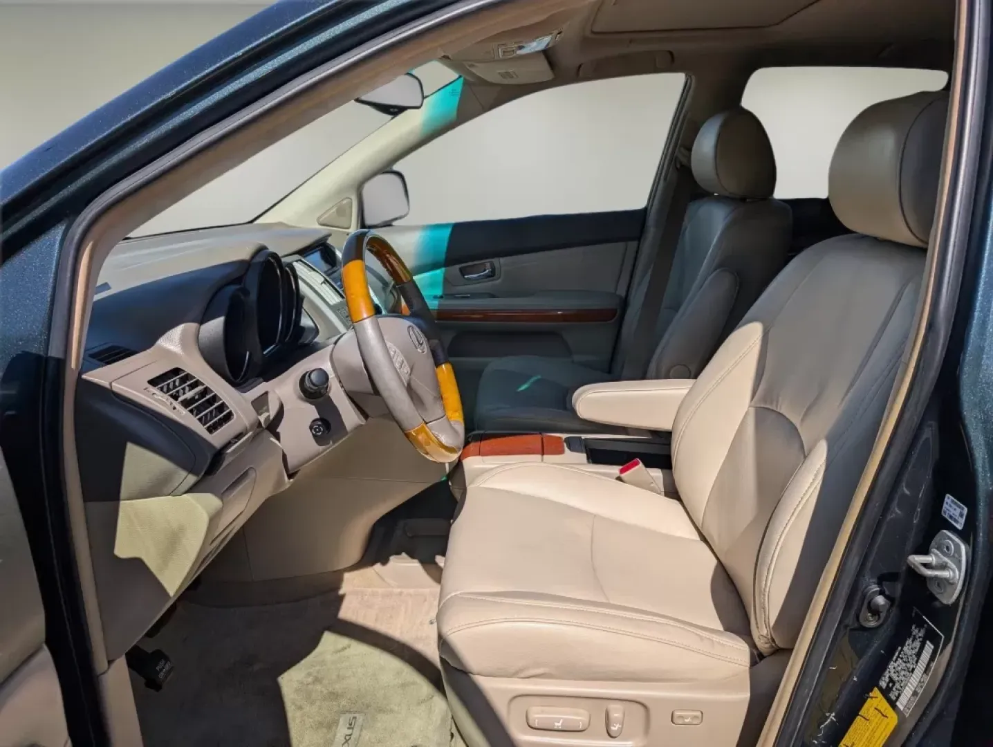 2004 Lexus RX 330 (JTJGA31U940) with an Other engine, located at 1430 Gateway Drive, Opelika, AL, 36801, (334) 239-0944, 32.637871, -85.409790 - **Discover the Perfect SUV for Your Next Adventure!** <br /> <br /> Are you in search of a reliable and stylish SUV that can elevate your daily commute, weekend getaways, or family outings? Look no further than this stunning 2004 Lexus RX 330, available now at Gils Auto in Opelika, AL. This versatil - Photo#9