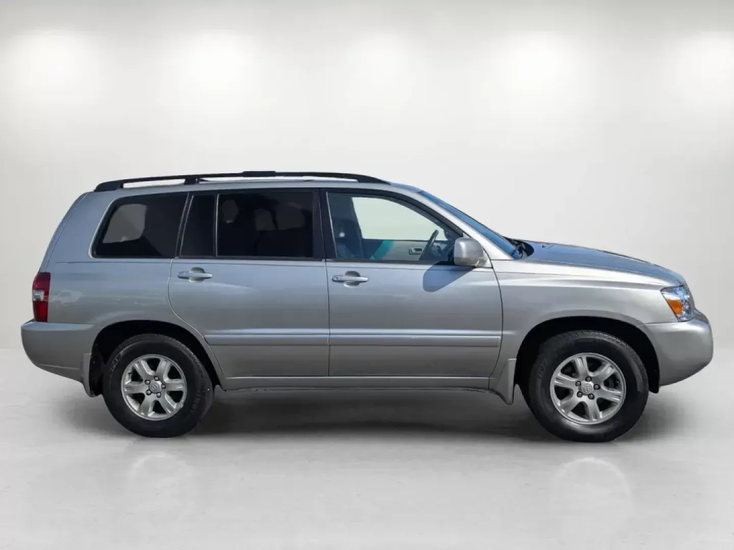 2004 Toyota Highlander (JTEGP21A740) with an Gas V6 3.3L/201 engine, 5-Speed Automatic transmission, located at 521 Old Farm Lane Rd, Prattville, AL, 36066, (334) 325-1505, 32.482460, -86.416367 - 2004 Toyota Highlander - Photo#3