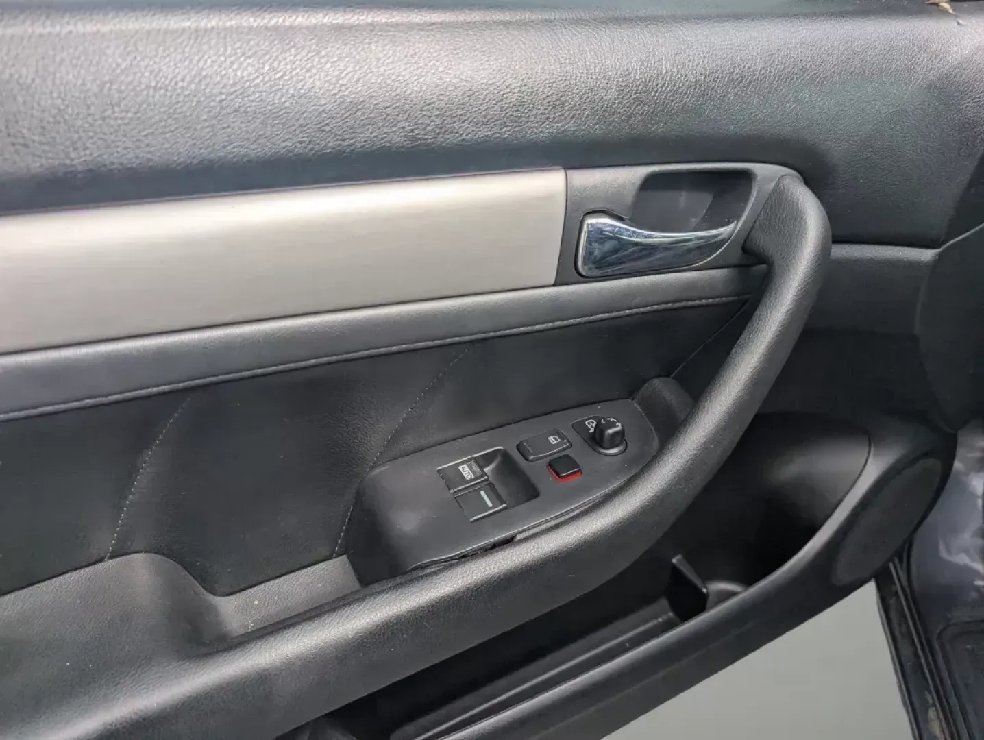 2005 Honda Accord Cpe EX-L (1HGCM72635A) with an Other engine, located at 521 Old Farm Lane Rd, Prattville, AL, 36066, (334) 325-1505, 32.482460, -86.416367 - **Elevate Your Drive with the 2005 Honda Accord EX-L Coupe - Perfect for Everyday Adventures!**<br /> <br /> If you're searching for a reliable vehicle that embodies both style and performance, look no further than this stunning 2005 Honda Accord EX-L Coupe available at Gils Auto in Prattville, AL. - Photo#8