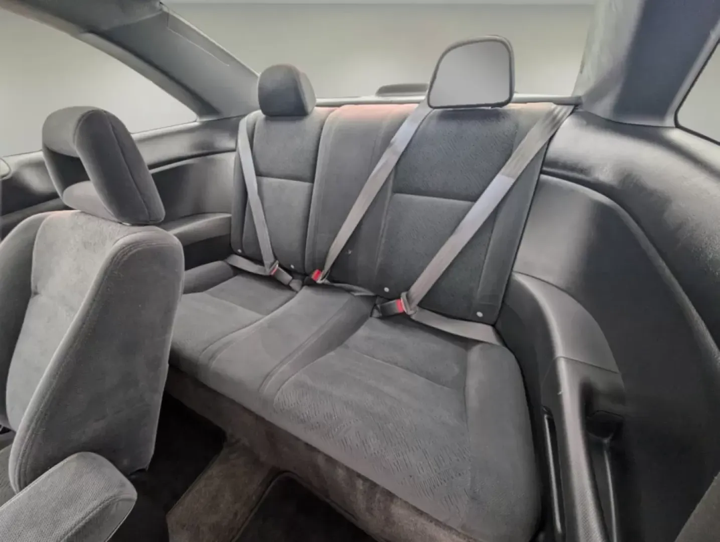 2005 Honda Civic Cpe LX (1HGEM22595L) with an Other engine, located at 1430 Gateway Drive, Opelika, AL, 36801, (334) 239-0944, 32.637871, -85.409790 - **Elevate Your Daily Commute with the 2005 Honda Civic Cpe LX!**<br /> <br /> Are you looking for a reliable vehicle that perfectly balances style, efficiency, and affordability? The 2005 Honda Civic Cpe LX is a fantastic choice for budget-conscious buyers and anyone in need of dependable transporta - Photo#10