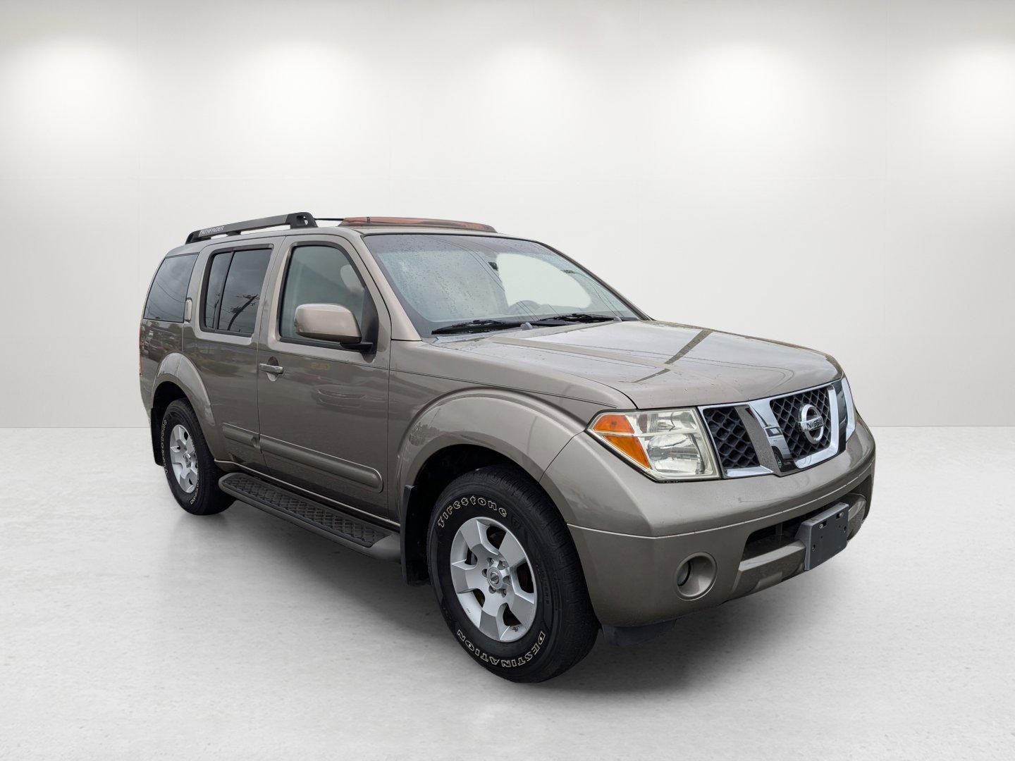 2005 Nissan Pathfinder (5N1AR18U25C) with an Gas V6 4.0L/241 engine, 5-Speed Automatic transmission, located at 521 Old Farm Lane Rd, Prattville, AL, 36066, (334) 325-1505, 32.482460, -86.416367 - 2005 Nissan Pathfinder - Photo#1