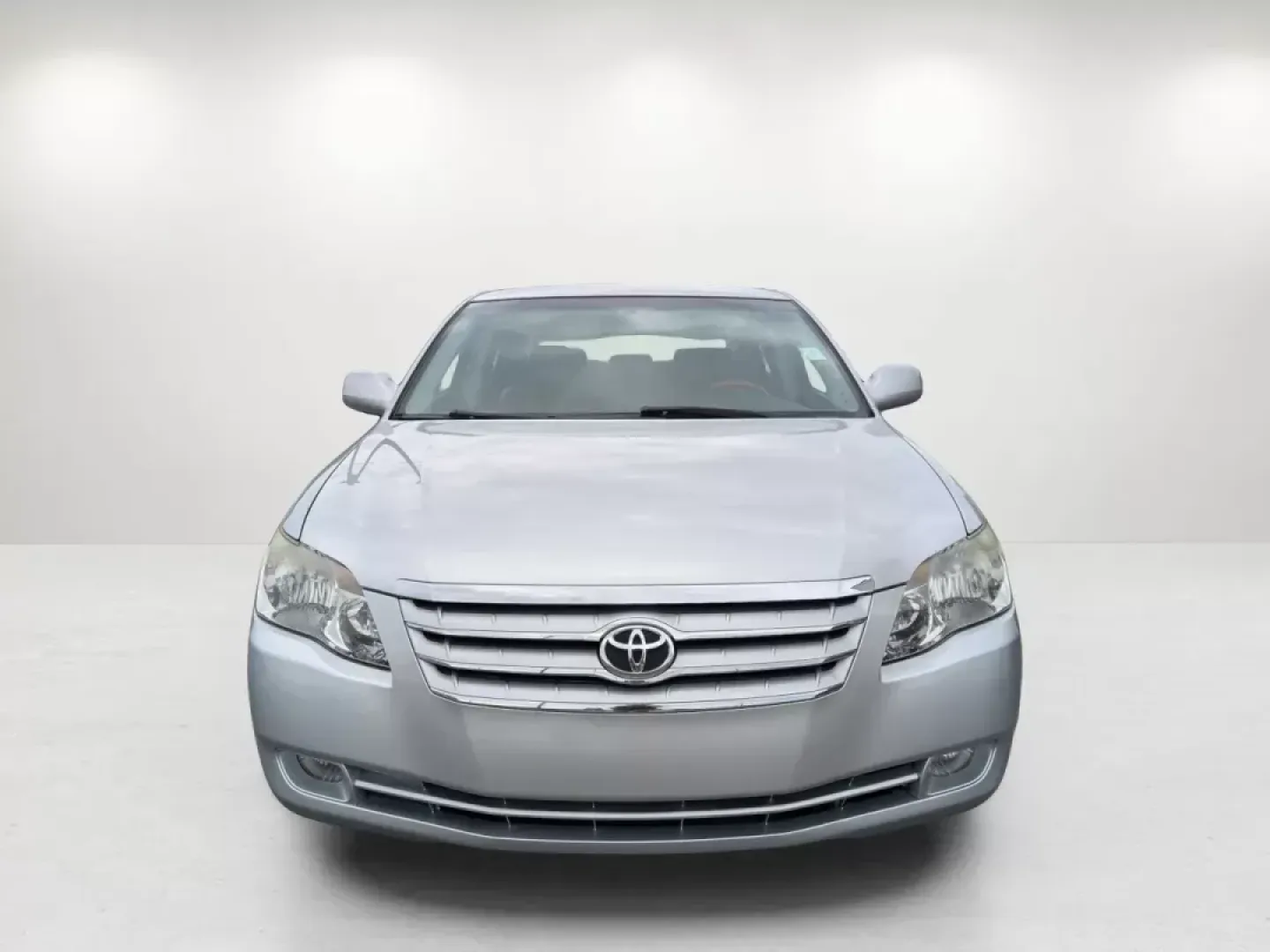 2005 Toyota Avalon (4T1BK36BX5U) with an Gas V6 3.5L/214 engine, 5-Speed Automatic w/OD transmission, located at 7000 Northlake Connector, Columbus, GA, 31904, (706) 987-8085, 32.524975, -84.978134 - 2005 Toyota Avalon - Photo#1