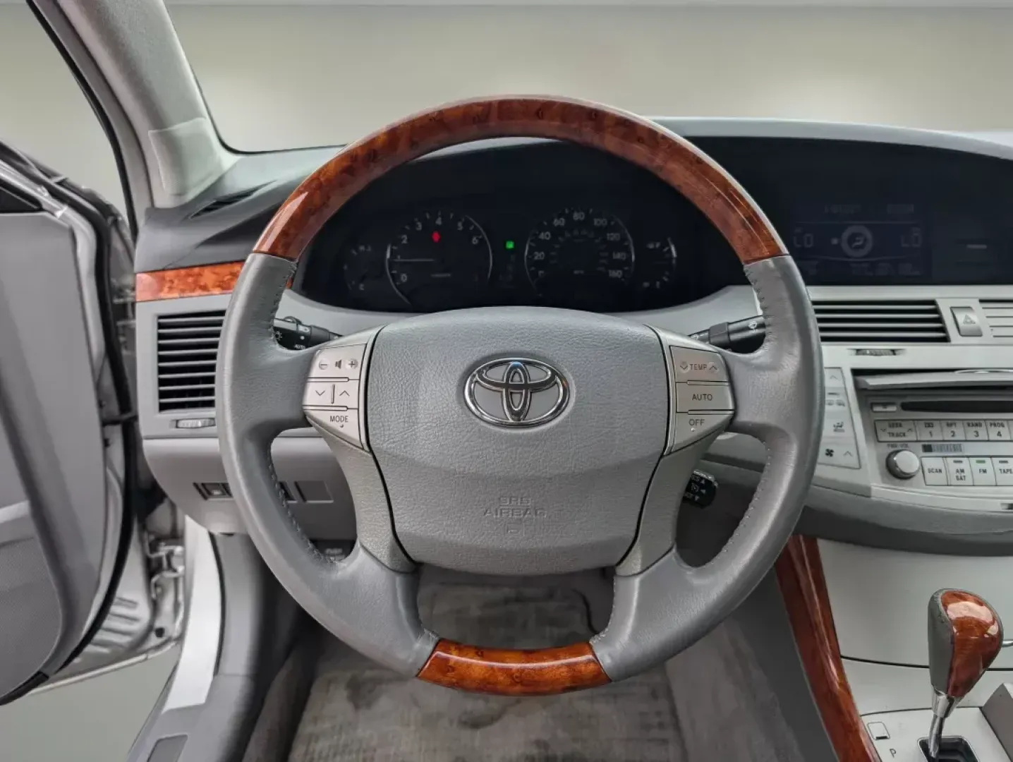 2005 Toyota Avalon (4T1BK36BX5U) with an Gas V6 3.5L/214 engine, 5-Speed Automatic w/OD transmission, located at 7000 Northlake Connector, Columbus, GA, 31904, (706) 987-8085, 32.524975, -84.978134 - 2005 Toyota Avalon - Photo#14