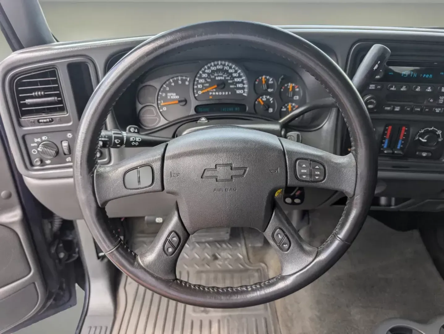 2006 /Dark Charcoal Chevrolet Silverado 1500 LT1 (1GCEC19V06Z) with an Gas V8 4.8L/293 engine, 4-Speed Automatic w/OD transmission, located at 5115 14th Ave., Columbus, GA, 31904, (706) 323-0345, 32.511494, -84.971046 - 2006 Chevrolet Silverado 1500 LT1 - Photo#15