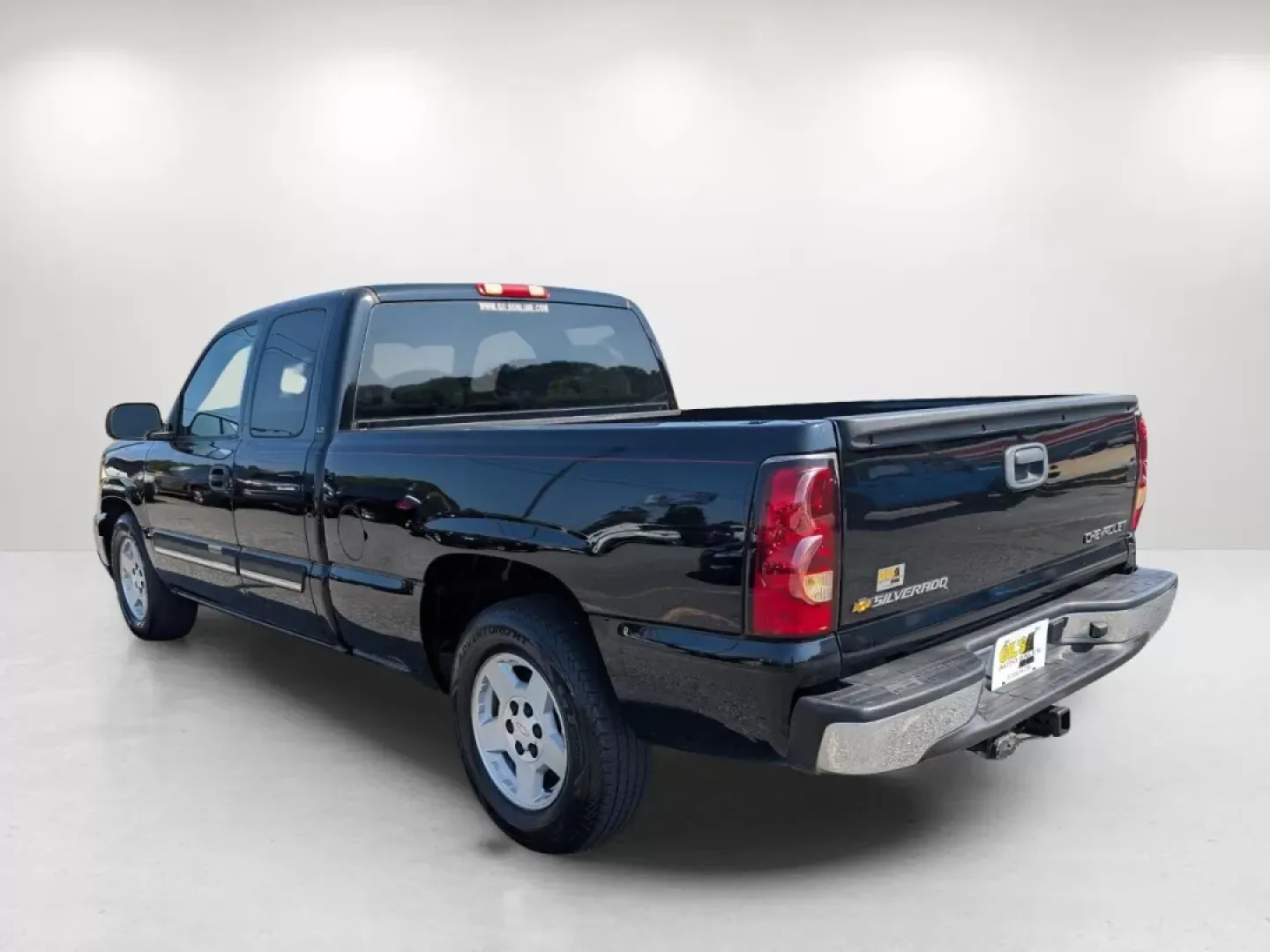 2006 /Dark Charcoal Chevrolet Silverado 1500 LT1 (1GCEC19V06Z) with an Other engine, located at 3959 U.S. 80 W, Phenix City, AL, 36870, (334) 297-4885, 32.469296, -85.135185 - **Explore Your Next Adventure with the 2006 Chevrolet Silverado 1500 LT1 at Gils Auto!**<br /> <br /> Are you searching for a reliable and versatile pickup that suits both your daily commute and weekend adventures? Look no further! This 2006 Chevrolet Silverado 1500 LT1, now available at Gils Auto i - Photo#7