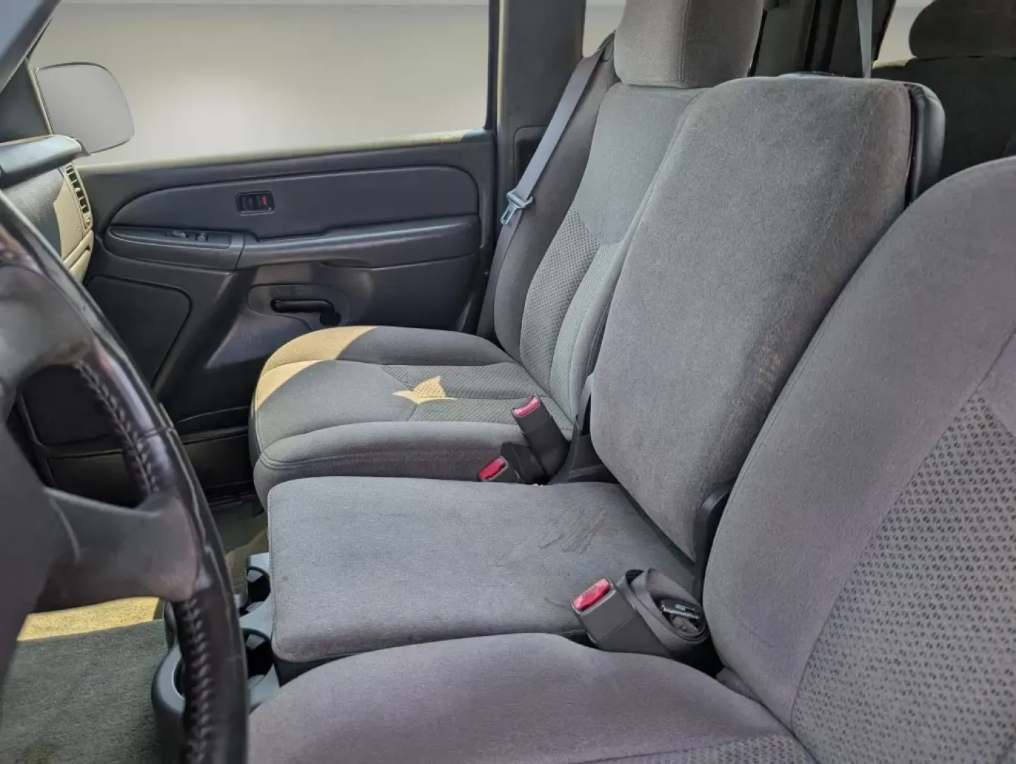 2006 /Dark Charcoal Chevrolet Silverado 1500 LT1 (1GCEC19V06Z) with an Other engine, located at 3959 U.S. 80 W, Phenix City, AL, 36870, (334) 297-4885, 32.469296, -85.135185 - **Explore Your Next Adventure with the 2006 Chevrolet Silverado 1500 LT1 at Gils Auto!**<br /> <br /> Are you searching for a reliable and versatile pickup that suits both your daily commute and weekend adventures? Look no further! This 2006 Chevrolet Silverado 1500 LT1, now available at Gils Auto i - Photo#11