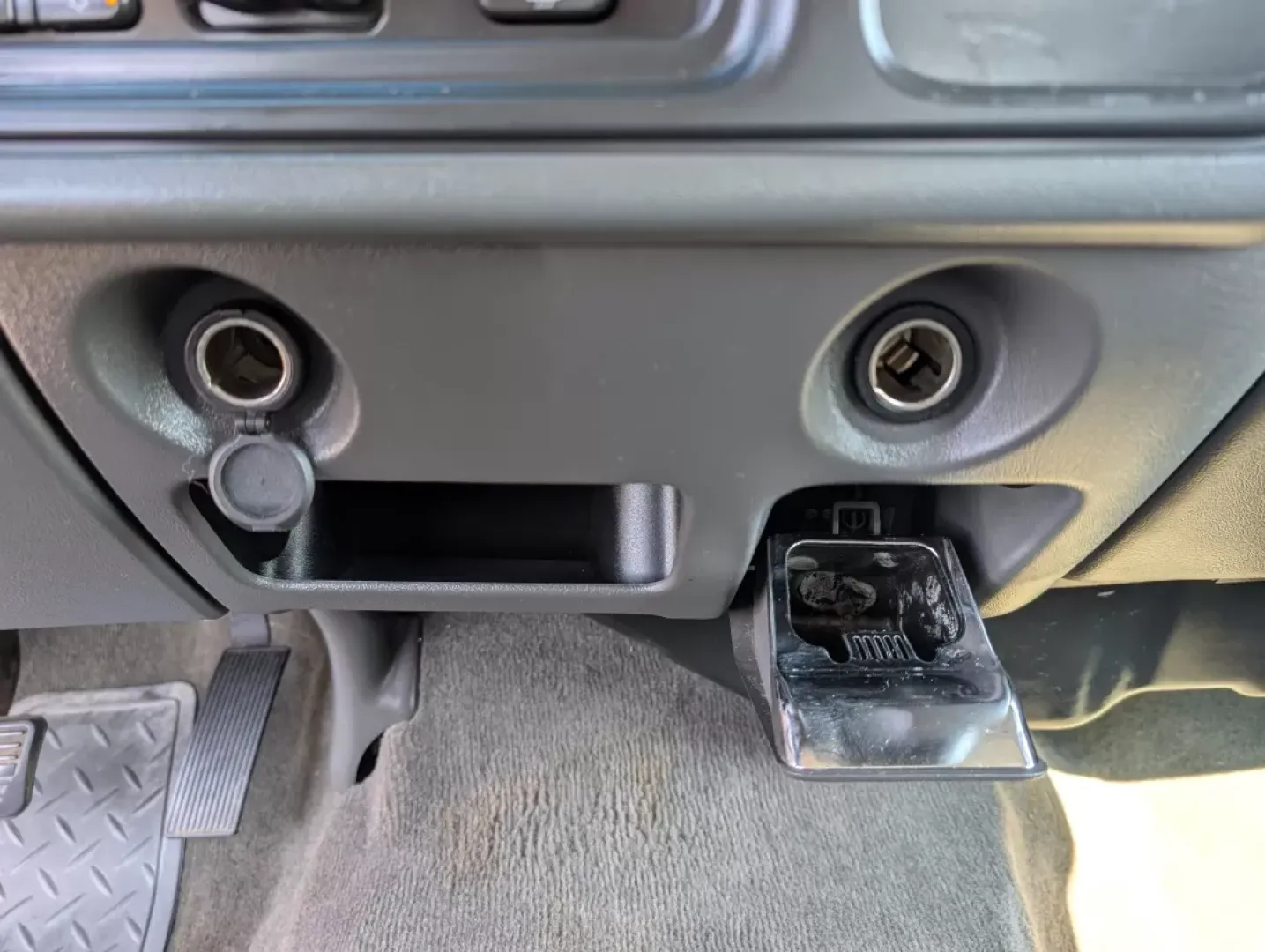 2006 /Dark Charcoal Chevrolet Silverado 1500 LT1 (1GCEC19V06Z) with an Other engine, located at 3959 U.S. 80 W, Phenix City, AL, 36870, (334) 297-4885, 32.469296, -85.135185 - **Explore Your Next Adventure with the 2006 Chevrolet Silverado 1500 LT1 at Gils Auto!**<br /> <br /> Are you searching for a reliable and versatile pickup that suits both your daily commute and weekend adventures? Look no further! This 2006 Chevrolet Silverado 1500 LT1, now available at Gils Auto i - Photo#16