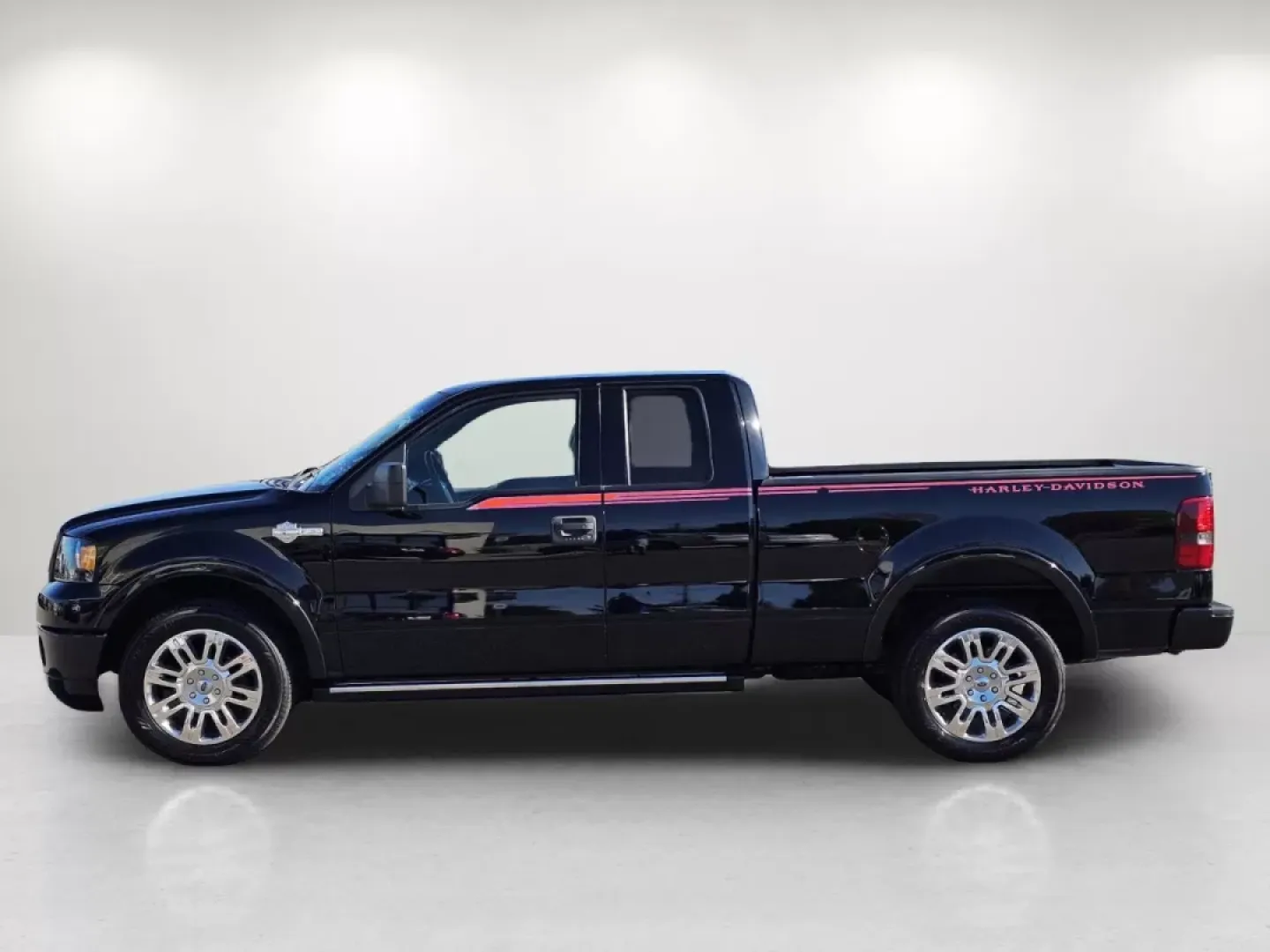 2006 Ford F-150 Harley-Davidson (1FTRX12526F) with an Other engine, located at 5115 14th Ave., Columbus, GA, 31904, (706) 323-0345, 32.511494, -84.971046 - **Unleash Your Adventures with the 2006 Ford F-150 Extended Cab Pickup from Gils Auto - Prattville!**<br /> <br /> Are you ready to elevate your outdoor adventures or enhance your daily commute? The 2006 Ford F-150 Extended Cab Pickup is more than just a vehicle; it's your ticket to freedom and flex - Photo#7