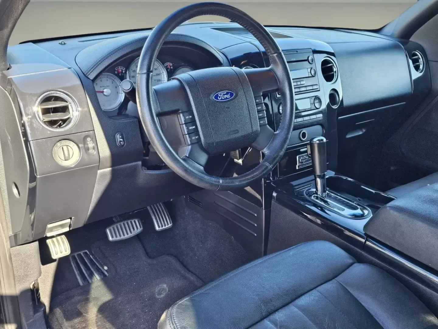 2006 Ford F-150 Harley-Davidson (1FTRX12526F) with an Other engine, located at 5115 14th Ave., Columbus, GA, 31904, (706) 323-0345, 32.511494, -84.971046 - **Unleash Your Adventures with the 2006 Ford F-150 Extended Cab Pickup from Gils Auto - Prattville!**<br /> <br /> Are you ready to elevate your outdoor adventures or enhance your daily commute? The 2006 Ford F-150 Extended Cab Pickup is more than just a vehicle; it's your ticket to freedom and flex - Photo#15