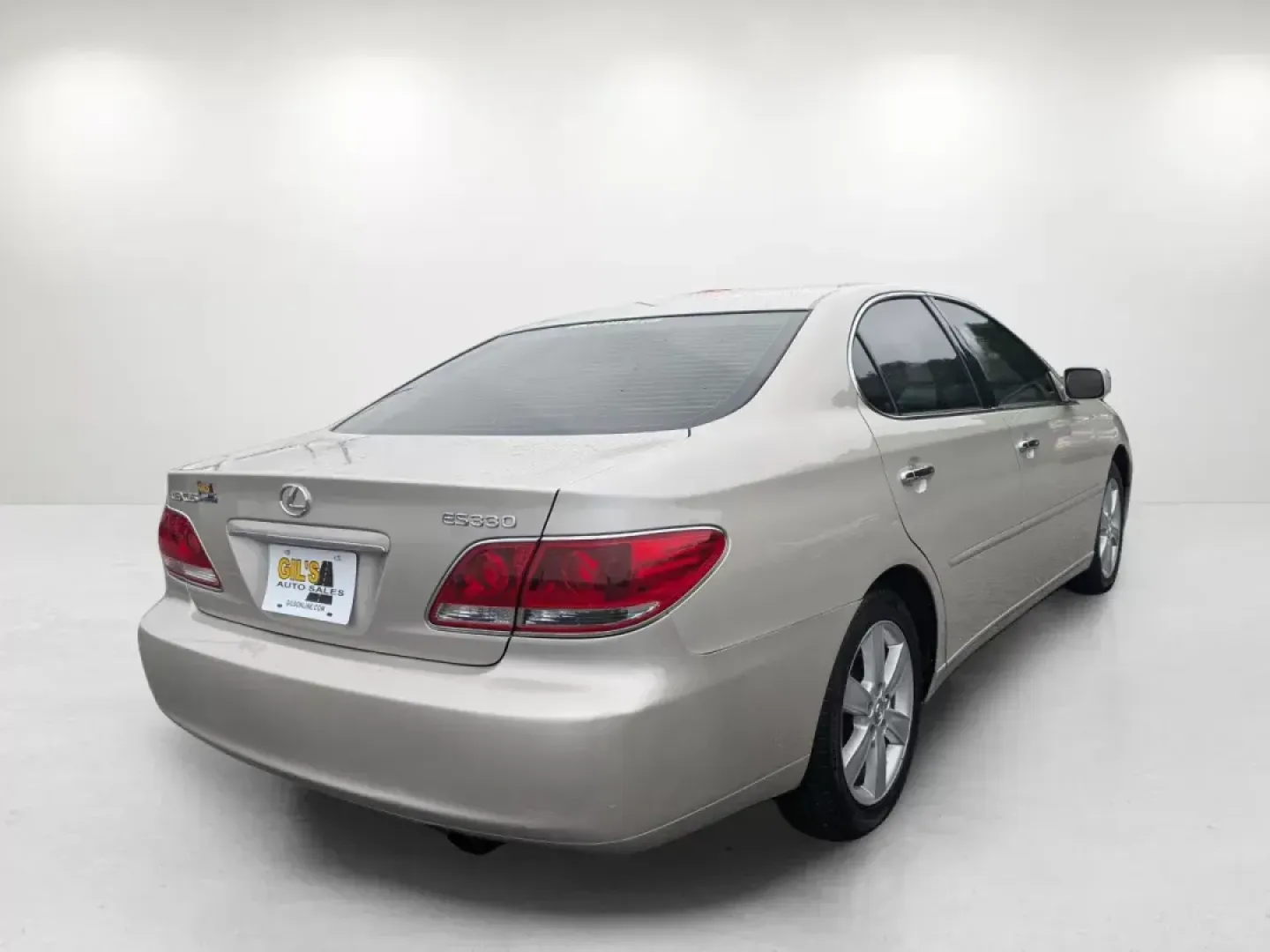 2006 Lexus ES 330 (JTHBA30GX65) with an Other engine, located at 1430 Gateway Drive, Opelika, AL, 36801, (334) 239-0944, 32.637871, -85.409790 - Elevate your daily commute or family adventures with the stunning 2006 Lexus ES 330, available now at Gils Auto in Opelika, AL. This luxurious sedan is not just a vehicle; it's a lifestyle upgrade, perfect for those who appreciate a blend of comfort, style, and performance. Imagine cruising down the - Photo#4