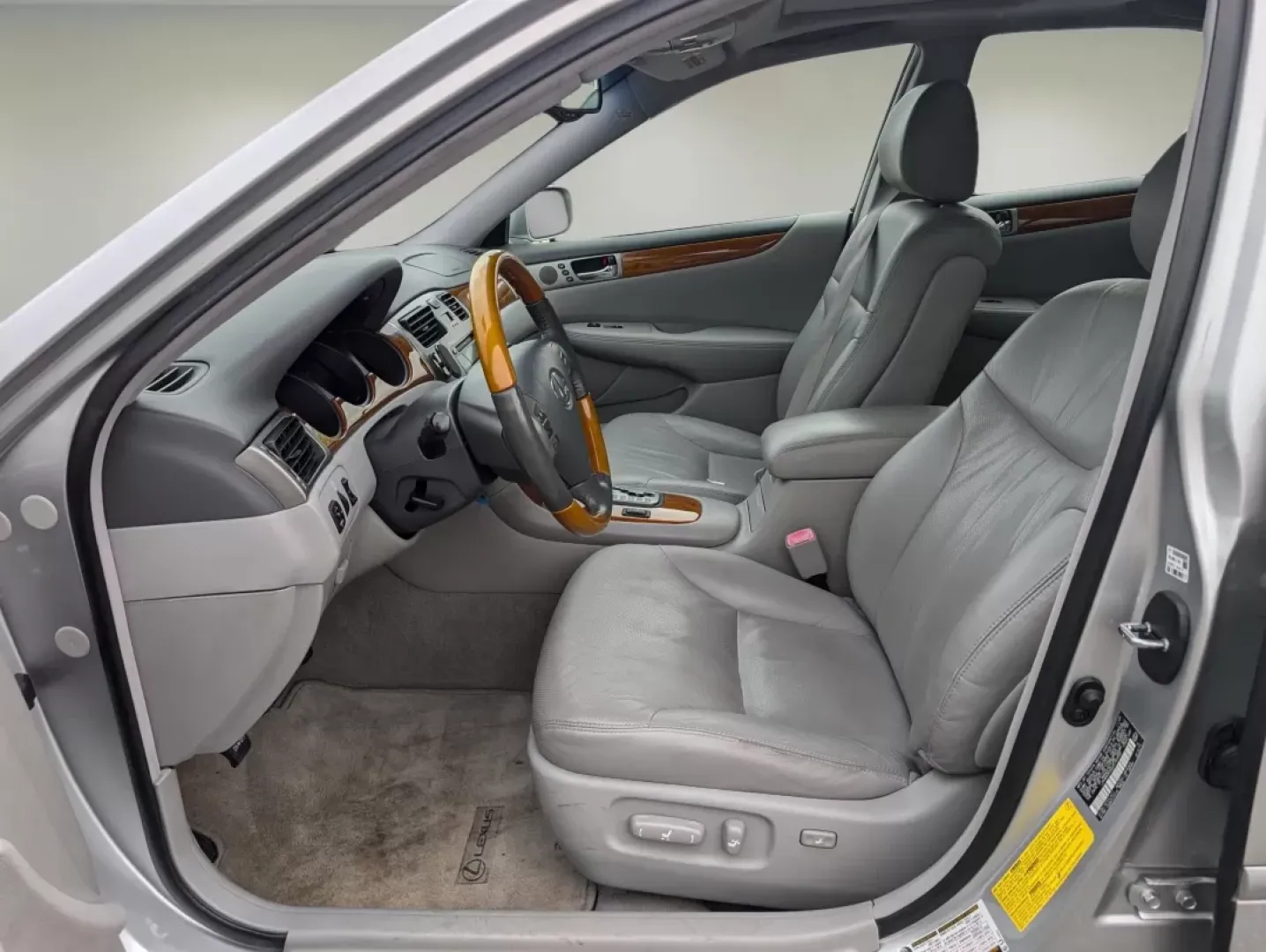 2006 Lexus ES 330 (JTHBA30G665) with an Other engine, located at 804 22nd Ave, Phenix City, AL, 36870, (334) 297-1860, 32.484749, -85.024475 - 2006 Lexus ES 330 - Photo#9
