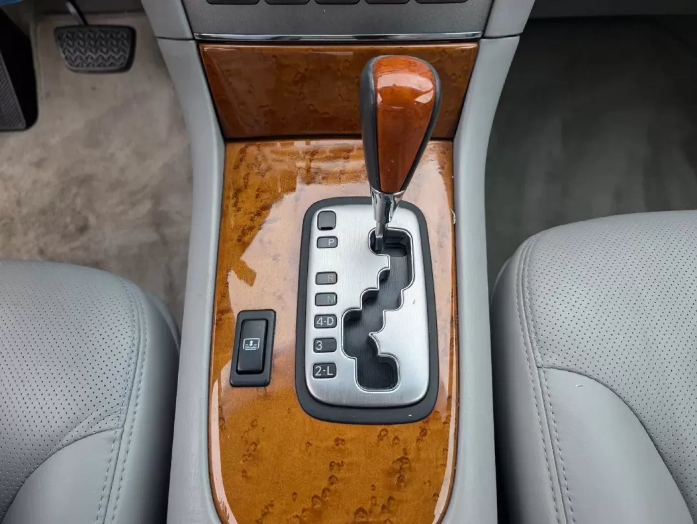2006 Lexus ES 330 (JTHBA30G665) with an Other engine, located at 804 22nd Ave, Phenix City, AL, 36870, (334) 297-1860, 32.484749, -85.024475 - 2006 Lexus ES 330 - Photo#13