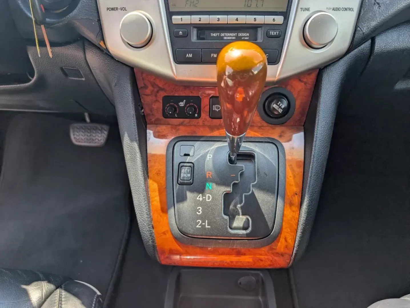 2006 Lexus RX 330 (2T2GA31U86C) with an Other engine, located at 5115 14th Ave., Columbus, GA, 31904, (706) 323-0345, 32.511494, -84.971046 - **Discover Your Next Adventure with the 2006 Lexus RX 330 at Gils Auto Phenix City, AL**<br /> <br /> Are you ready to elevate your lifestyle with a vehicle that embodies luxury and practicality? Look no further than the 2006 Lexus RX 330, a perfect blend of comfort and capability for families, com - Photo#14