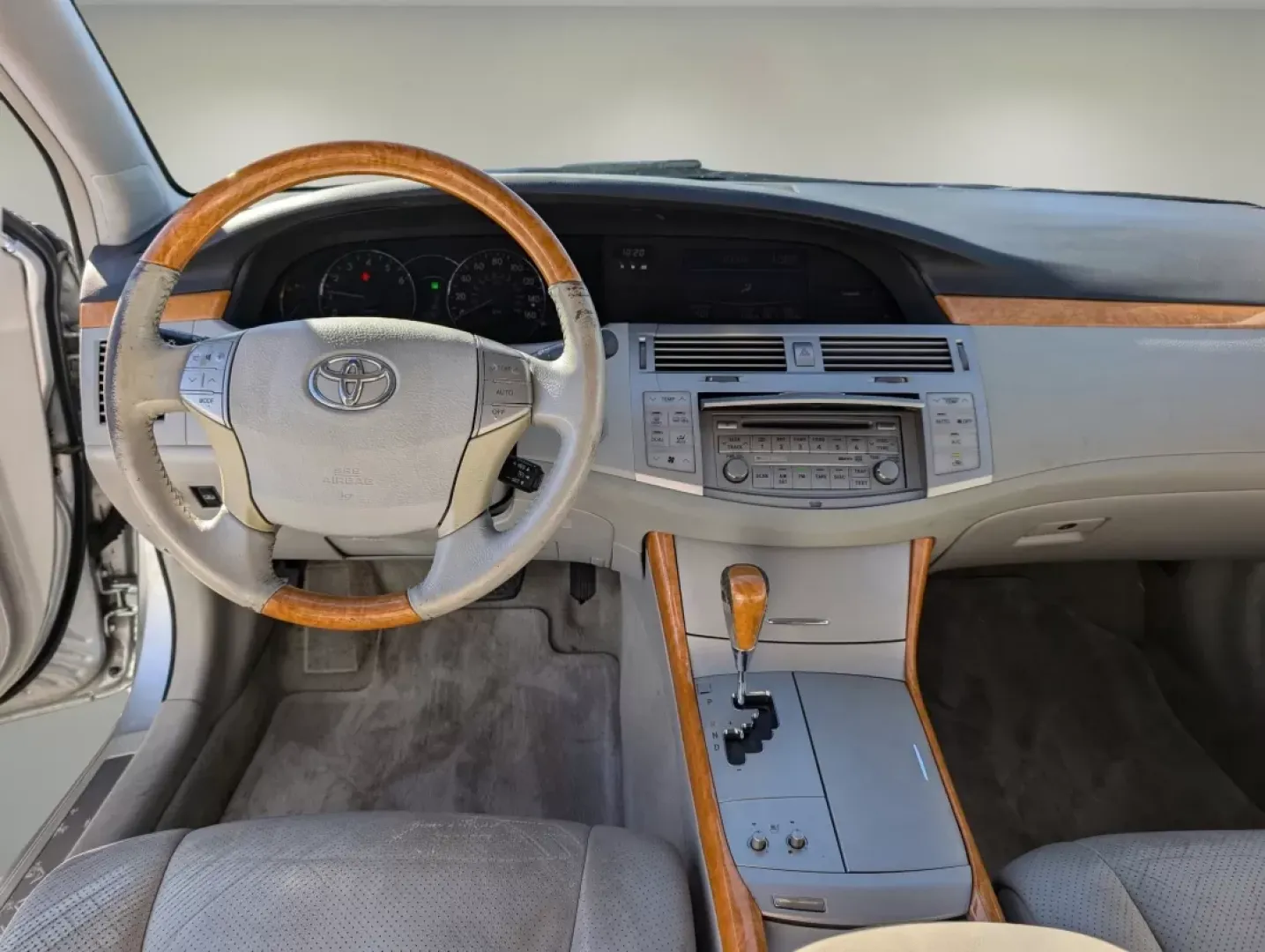 2006 Toyota Avalon Limited (4T1BK36B36U) with an Other engine, located at 804 22nd Ave, Phenix City, AL, 36870, (334) 297-1860, 32.484749, -85.024475 - **Experience Comfort and Reliability with This 2006 Toyota Avalon Limited at Gils Auto in Phenix City!**<br /> <br /> If you're looking for a car that balances comfort, style, and performance, the 2006 Toyota Avalon Limited is the perfect choice for your daily commute, family outings, or weekend adv - Photo#10