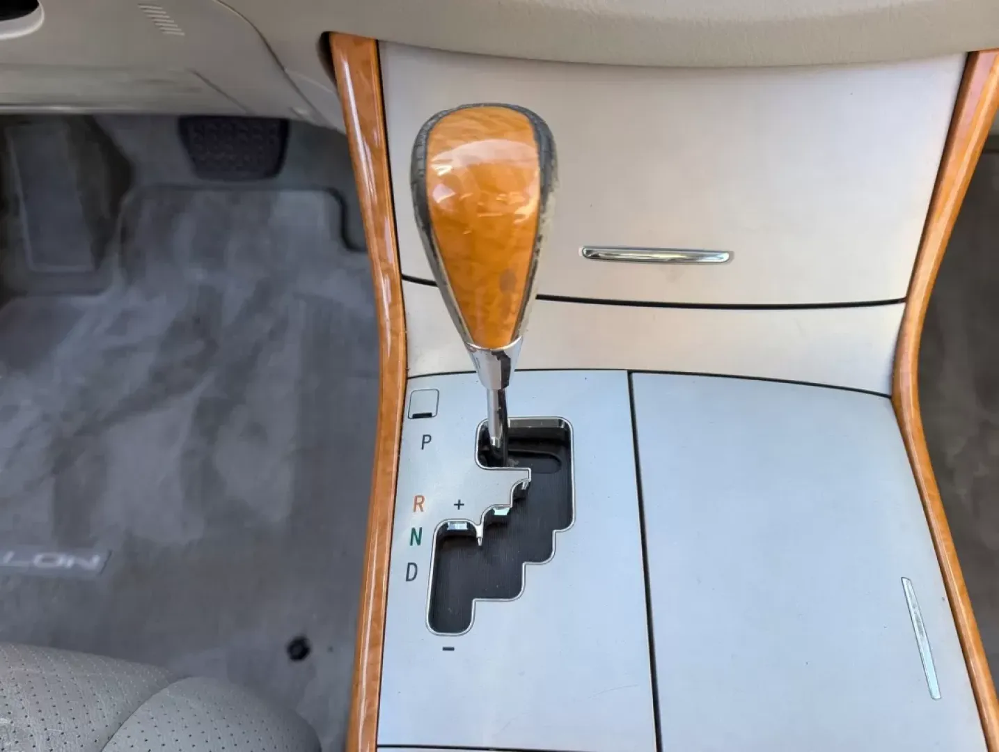 2006 Toyota Avalon Limited (4T1BK36B36U) with an Other engine, located at 804 22nd Ave, Phenix City, AL, 36870, (334) 297-1860, 32.484749, -85.024475 - **Experience Comfort and Reliability with This 2006 Toyota Avalon Limited at Gils Auto in Phenix City!**<br /> <br /> If you're looking for a car that balances comfort, style, and performance, the 2006 Toyota Avalon Limited is the perfect choice for your daily commute, family outings, or weekend adv - Photo#11