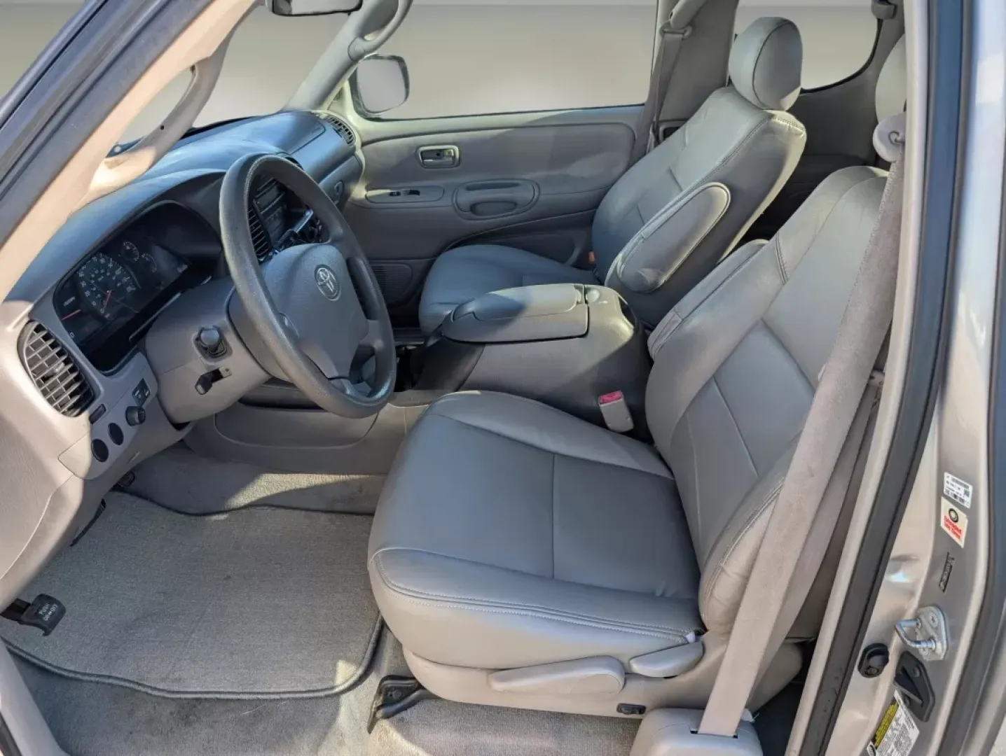 2006 Toyota Tundra SR5 (5TBRT34126S) with an Other engine, located at 3959 U.S. 80 W, Phenix City, AL, 36870, (334) 297-4885, 32.469296, -85.135185 - Are you in the market for a reliable vehicle that can handle both your daily commute and weekend adventures? Look no further than this 2006 Toyota Tundra SR5, available now at Gils Auto in Phenix City, AL. This extended cab pickup is not just a vehicle; it's a lifestyle upgrade, perfect for anyone w - Photo#10