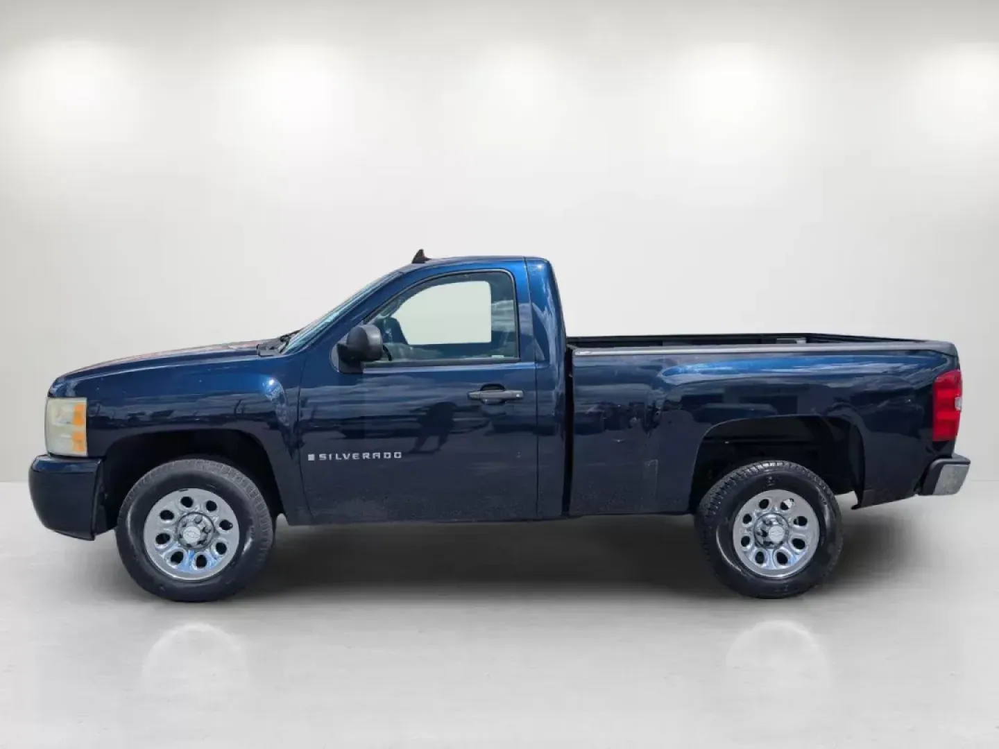 2007 /Dark Titanium Chevrolet Silverado 1500 Work Truck (1GCEC14X67Z) with an Gas V6 4.3L/262 engine, 4-Speed Automatic w/OD transmission, located at 7000 Northlake Connector, Columbus, GA, 31904, (706) 987-8085, 32.524975, -84.978134 - **Discover Adventure With the 2007 Chevrolet Silverado 1500 at Gils Auto - Columbus #2!**<br /> <br /> Are you ready to take on the road less traveled or tackle your daily commute with style and confidence? Look no further than this rugged 2007 Chevrolet Silverado 1500, a perfect blend of reliabilit - Photo#7