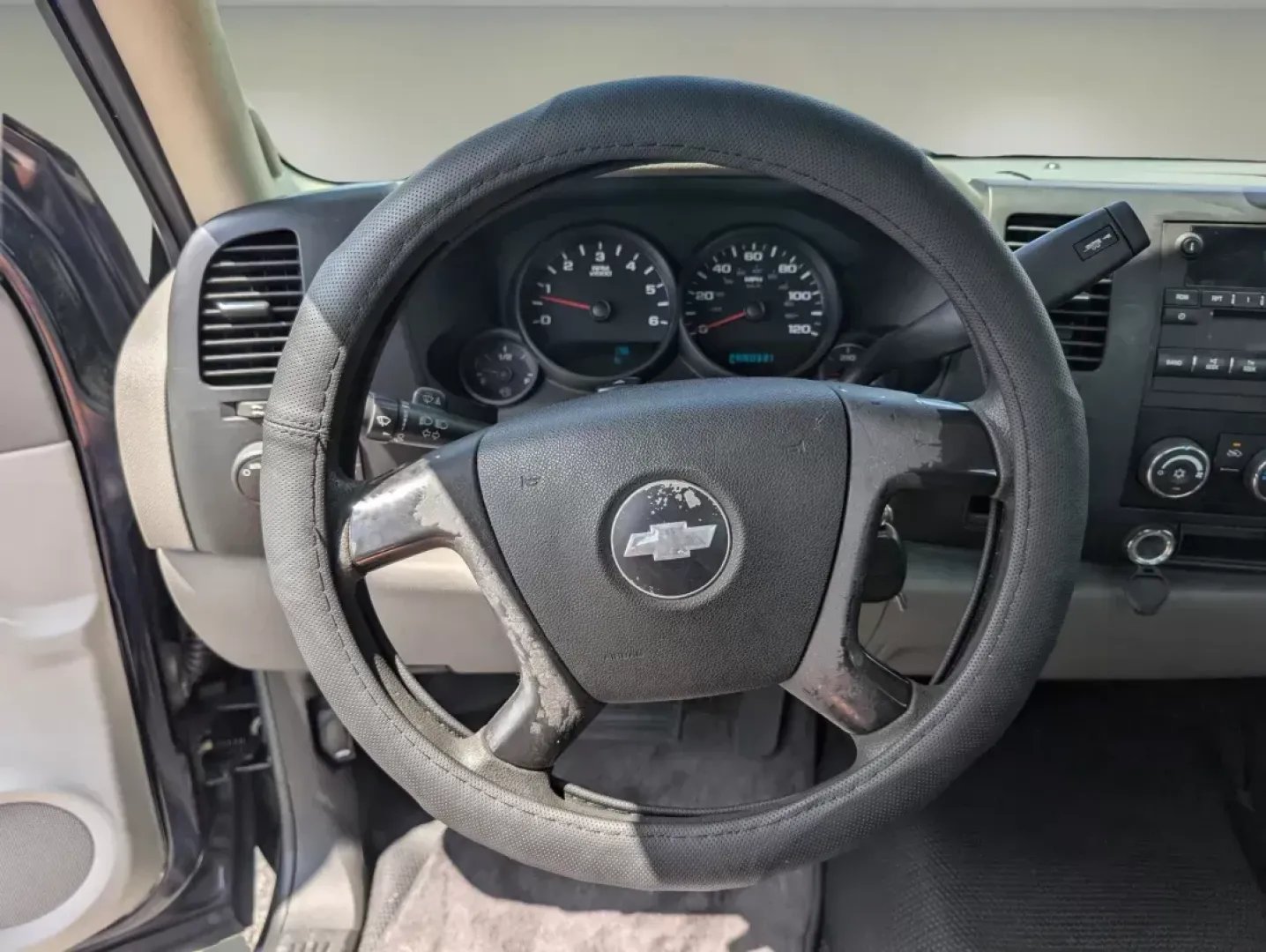 2007 /Dark Titanium Chevrolet Silverado 1500 Work Truck (1GCEC14X67Z) with an Gas V6 4.3L/262 engine, 4-Speed Automatic w/OD transmission, located at 7000 Northlake Connector, Columbus, GA, 31904, (706) 987-8085, 32.524975, -84.978134 - **Discover Adventure With the 2007 Chevrolet Silverado 1500 at Gils Auto - Columbus #2!**<br /> <br /> Are you ready to take on the road less traveled or tackle your daily commute with style and confidence? Look no further than this rugged 2007 Chevrolet Silverado 1500, a perfect blend of reliabilit - Photo#15