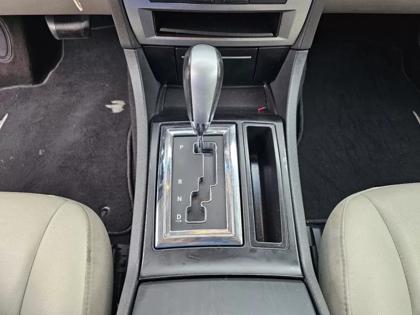 2007 Chrysler 300 Touring (2C3KA53G47H) with an Other engine, located at 1430 Gateway Drive, Opelika, AL, 36801, (334) 239-0944, 32.637871, -85.409790 - **Experience Comfort and Style with the 2007 Chrysler 300 at Gils Auto!** <br /> <br /> Are you in search of a reliable vehicle that provides both comfort and style for your daily commutes or weekend getaways? Look no further than the stunning 2007 Chrysler 300 available now at Gils Auto in Phenix - Photo#13