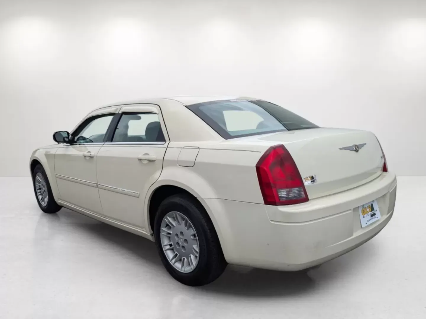 2007 Chrysler 300 (2C3KA43R67H) with an Other engine, located at 521 Old Farm Lane Rd, Prattville, AL, 36066, (334) 325-1505, 32.482460, -86.416367 - **Experience Luxury and Reliability with the 2007 Chrysler 300 at Gils Auto - Phenix City!**<br /> <br /> Are you searching for the perfect vehicle to elevate your daily commute or make family outings more enjoyable? Look no further-this 2007 Chrysler 300 delivers both style and performance, making - Photo#6