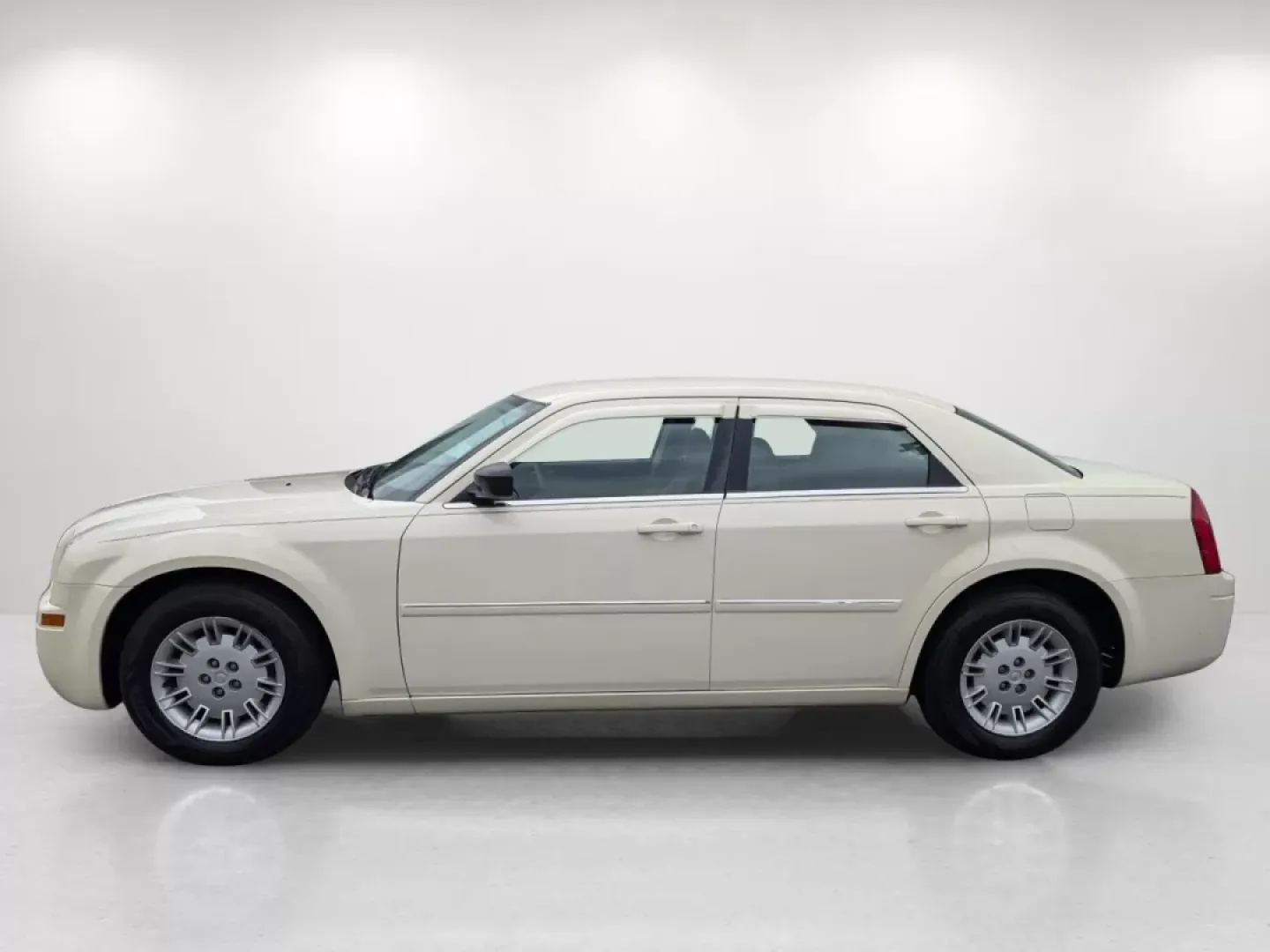 2007 Chrysler 300 (2C3KA43R67H) with an Other engine, located at 521 Old Farm Lane Rd, Prattville, AL, 36066, (334) 325-1505, 32.482460, -86.416367 - **Experience Luxury and Reliability with the 2007 Chrysler 300 at Gils Auto - Phenix City!**<br /> <br /> Are you searching for the perfect vehicle to elevate your daily commute or make family outings more enjoyable? Look no further-this 2007 Chrysler 300 delivers both style and performance, making - Photo#7