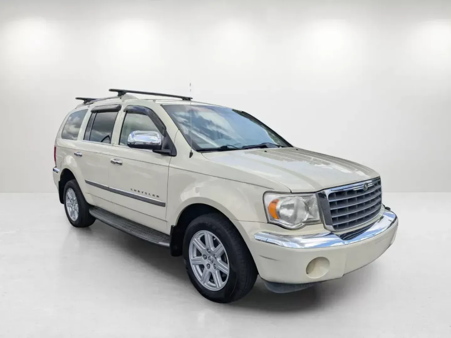 2007 Chrysler Aspen Limited (1A8HX58P57F) with an Gas/Ethanol V8 4.7L/287 engine, 5-Speed Automatic transmission, located at 5115 14th Ave., Columbus, GA, 31904, (706) 323-0345, 32.511494, -84.971046 - ### Discover Adventure with the 2007 Chrysler Aspen Limited SUV at Gils Auto - Columbus<br /> <br /> Are you ready to elevate your family's adventures or enhance your daily commute? The 2007 Chrysler Aspen Limited is the perfect companion for those who crave versatility without sacrificing comfort. - Photo#2