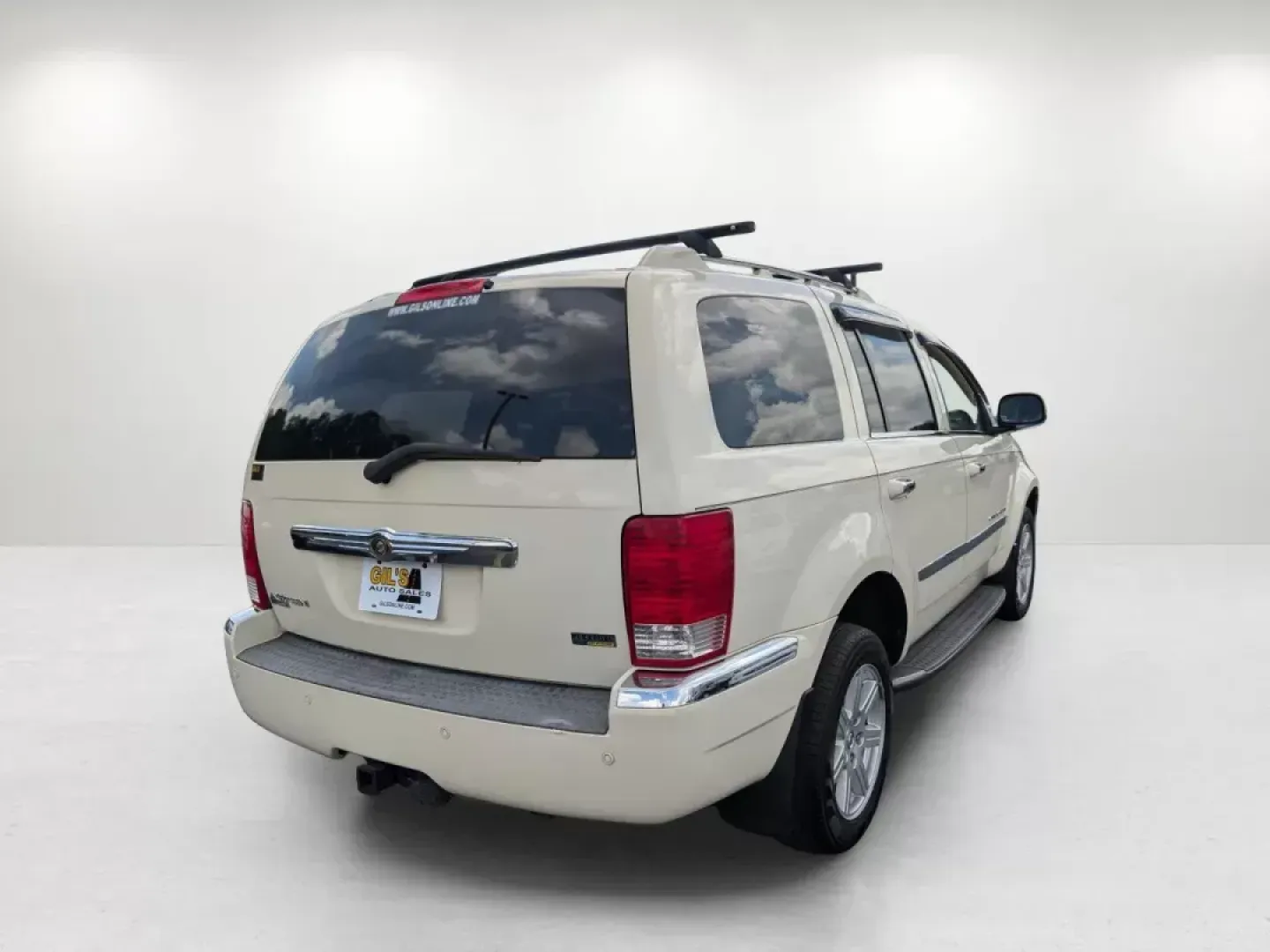 2007 Chrysler Aspen Limited (1A8HX58P57F) with an Gas/Ethanol V8 4.7L/287 engine, 5-Speed Automatic transmission, located at 5115 14th Ave., Columbus, GA, 31904, (706) 323-0345, 32.511494, -84.971046 - ### Discover Adventure with the 2007 Chrysler Aspen Limited SUV at Gils Auto - Columbus<br /> <br /> Are you ready to elevate your family's adventures or enhance your daily commute? The 2007 Chrysler Aspen Limited is the perfect companion for those who crave versatility without sacrificing comfort. - Photo#4