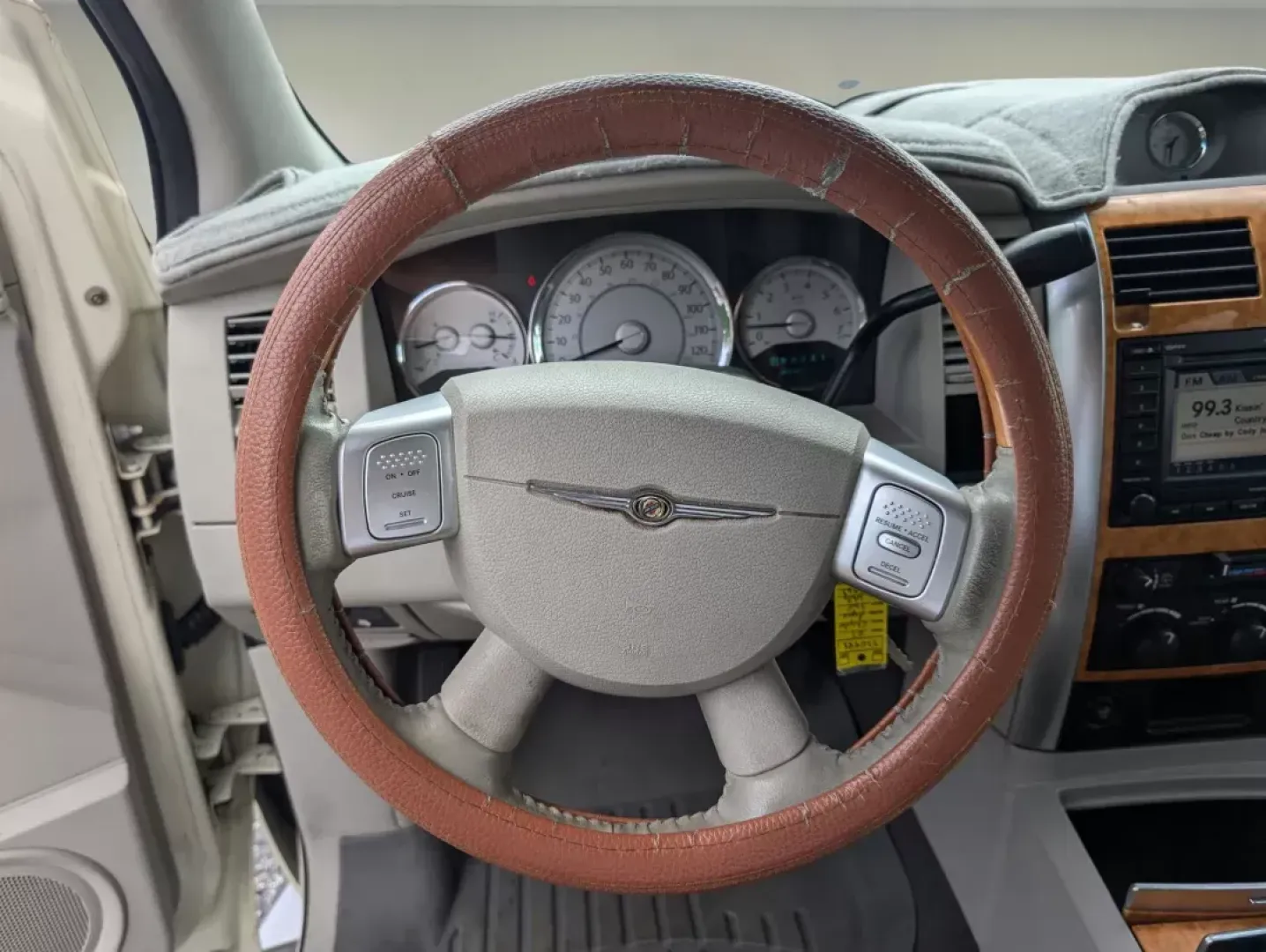 2007 Chrysler Aspen Limited (1A8HX58P57F) with an Gas/Ethanol V8 4.7L/287 engine, 5-Speed Automatic transmission, located at 5115 14th Ave., Columbus, GA, 31904, (706) 323-0345, 32.511494, -84.971046 - ### Discover Adventure with the 2007 Chrysler Aspen Limited SUV at Gils Auto - Columbus<br /> <br /> Are you ready to elevate your family's adventures or enhance your daily commute? The 2007 Chrysler Aspen Limited is the perfect companion for those who crave versatility without sacrificing comfort. - Photo#15
