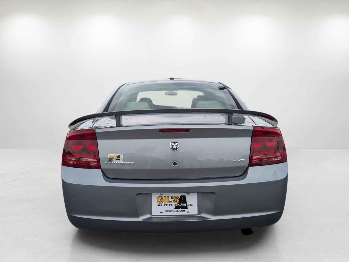 2007 Dodge Charger (2B3KA43G37H) with an Gas V6 3.5L/215 engine, 5-Speed Automatic transmission, located at 1430 Gateway Drive, Opelika, AL, 36801, (334) 239-0944, 32.637871, -85.409790 - 2007 Dodge Charger - Photo#5