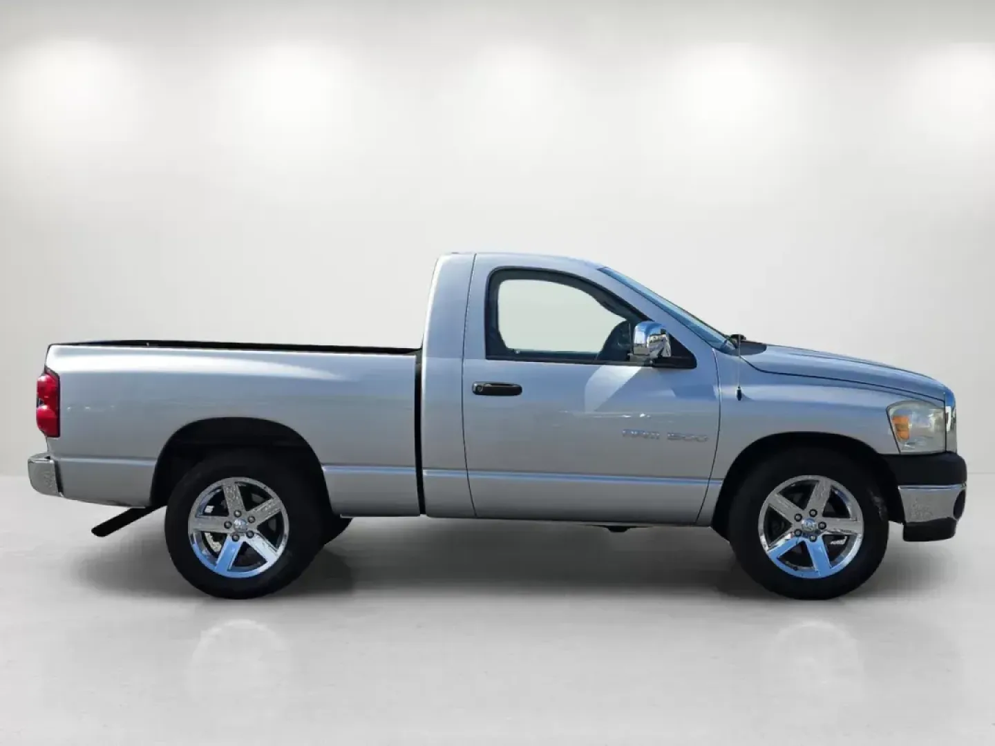 2007 Dodge Ram 1500 ST (1D7HA16K27J) with an Other engine, located at 5115 14th Ave., Columbus, GA, 31904, (706) 323-0345, 32.511494, -84.971046 - **Unleash Your Adventurous Side with this 2007 Dodge Ram 1500 ST!**<br /> <br /> Ready to tackle your next weekend adventure or handle those demanding workdays? The 2007 Dodge Ram 1500 ST is the perfect companion for anyone seeking a reliable and rugged pickup that won't break the bank. With its imp - Photo#3