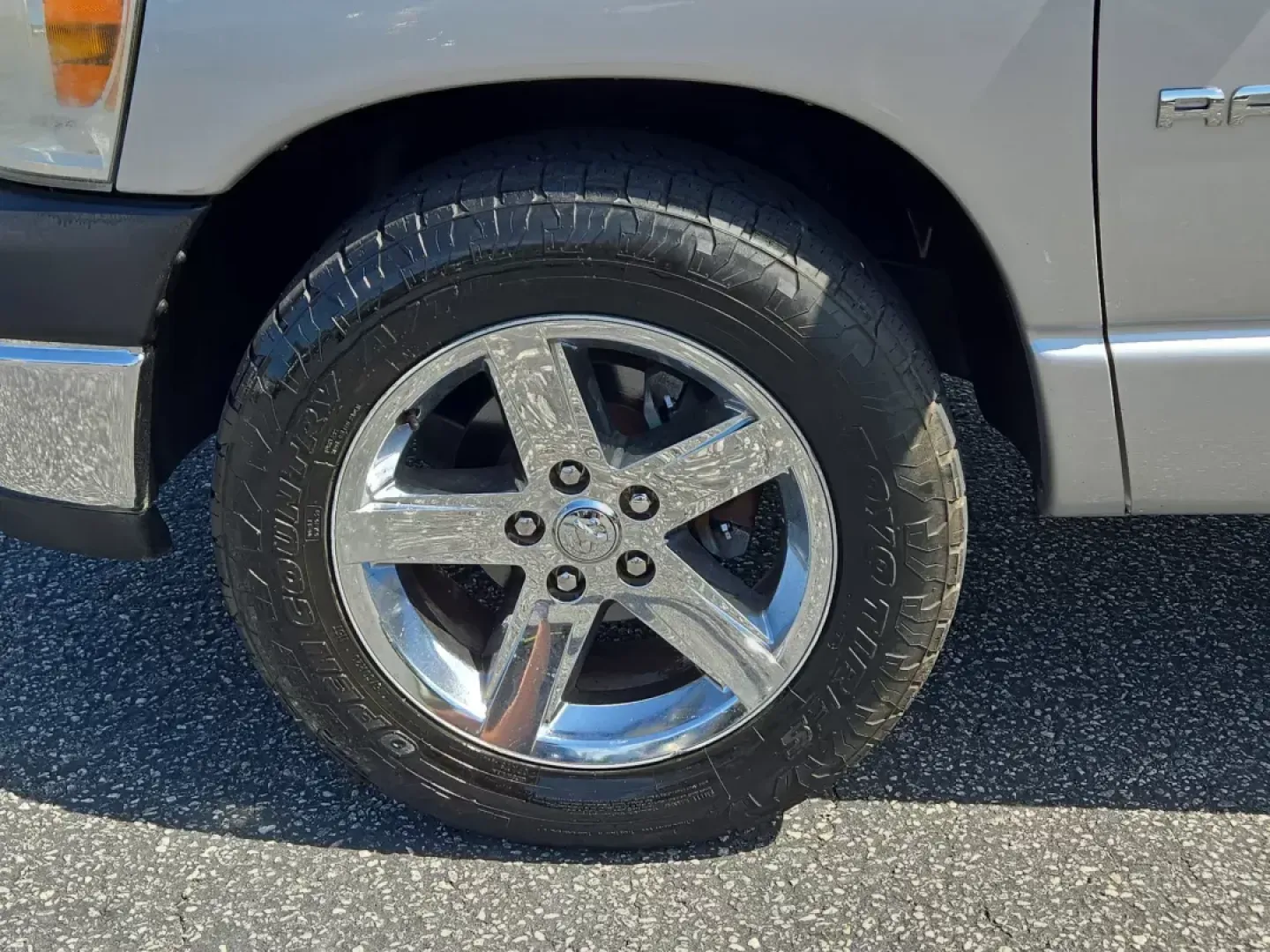 2007 Dodge Ram 1500 ST (1D7HA16K27J) with an Other engine, located at 5115 14th Ave., Columbus, GA, 31904, (706) 323-0345, 32.511494, -84.971046 - **Unleash Your Adventurous Side with this 2007 Dodge Ram 1500 ST!**<br /> <br /> Ready to tackle your next weekend adventure or handle those demanding workdays? The 2007 Dodge Ram 1500 ST is the perfect companion for anyone seeking a reliable and rugged pickup that won't break the bank. With its imp - Photo#8