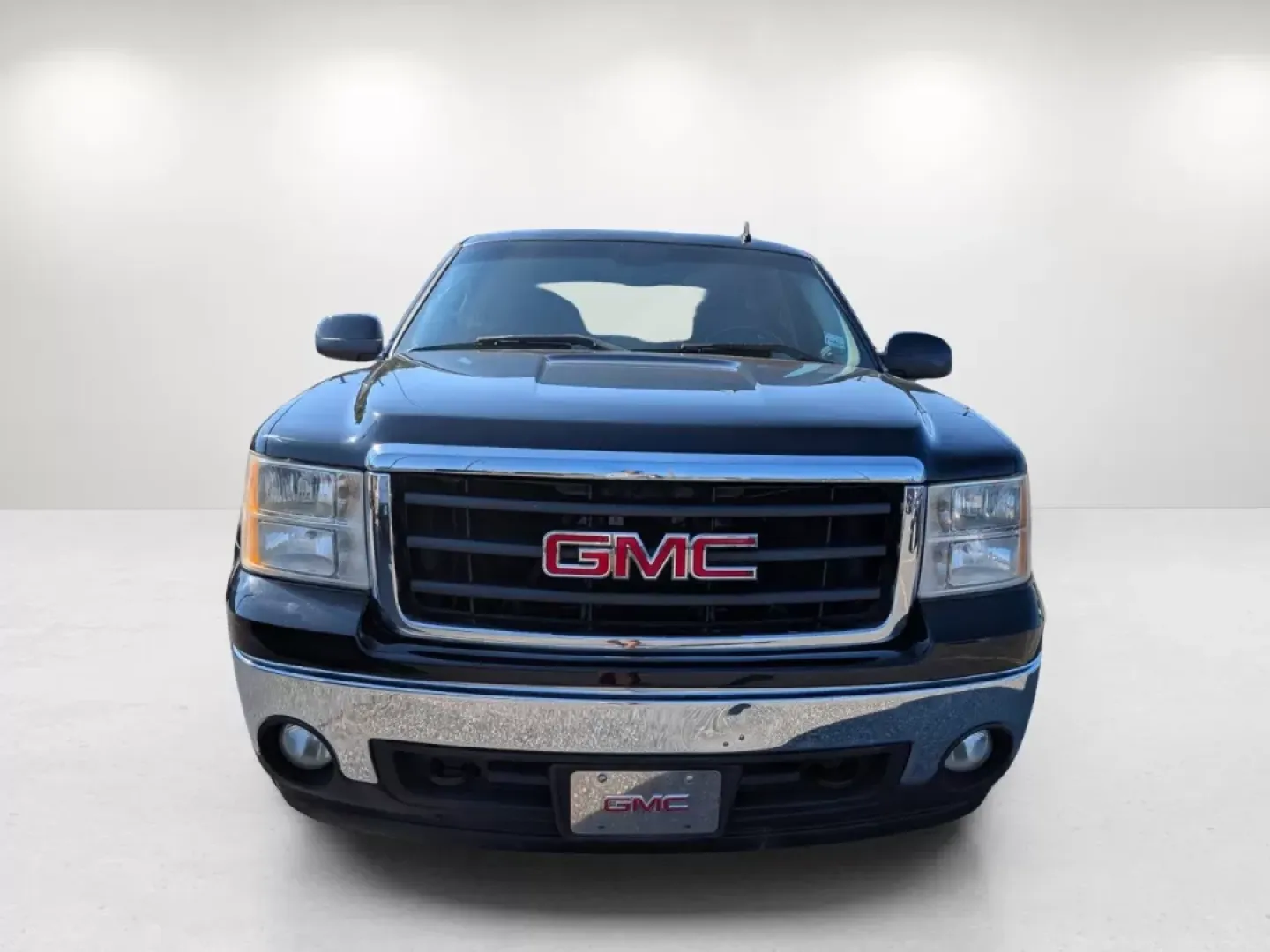 2007 /Ebony GMC Sierra 1500 SLT (3GTEC13J47G) with an Other engine, located at 3959 U.S. 80 W, Phenix City, AL, 36870, (334) 297-4885, 32.469296, -85.135185 - **Unleash Your Adventurous Spirit with the 2007 GMC Sierra 1500 SLT**<br /> <br /> Are you ready to elevate your lifestyle with a vehicle that effortlessly blends utility and comfort? The 2007 GMC Sierra 1500 SLT is here to cater to your adventurous spirit, perfect for everything from weekend getawa - Photo#2