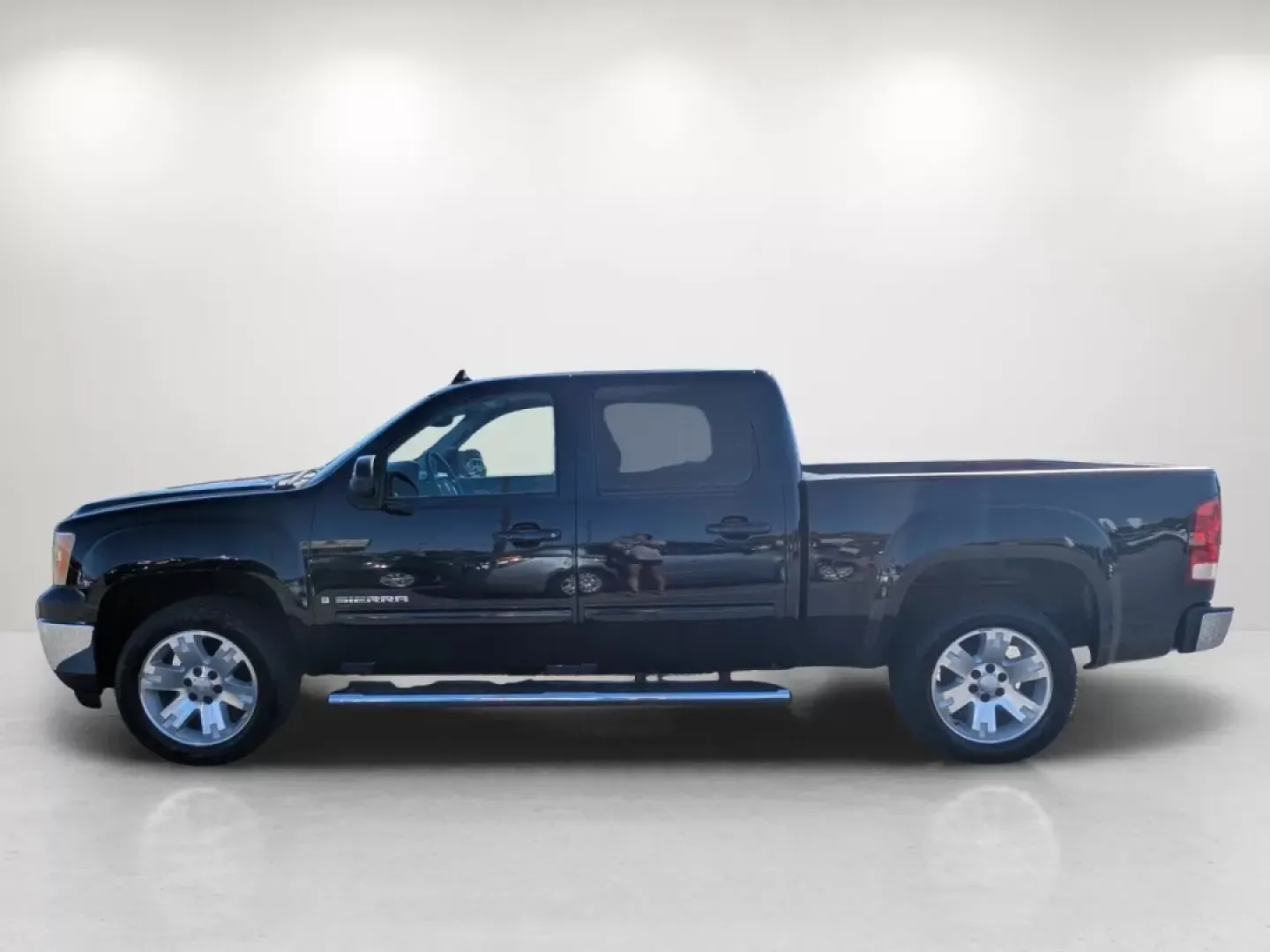 2007 /Ebony GMC Sierra 1500 SLT (3GTEC13J47G) with an Other engine, located at 3959 U.S. 80 W, Phenix City, AL, 36870, (334) 297-4885, 32.469296, -85.135185 - **Unleash Your Adventurous Spirit with the 2007 GMC Sierra 1500 SLT**<br /> <br /> Are you ready to elevate your lifestyle with a vehicle that effortlessly blends utility and comfort? The 2007 GMC Sierra 1500 SLT is here to cater to your adventurous spirit, perfect for everything from weekend getawa - Photo#8